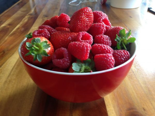 strawberries,raspberries,berry,cup
