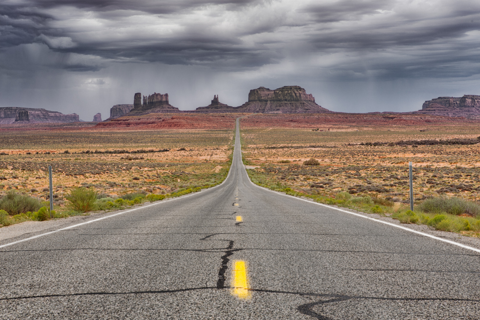 silnice, ulice, cestovat, Arizona, Spojené státy americké, hora, Cestovní ruch, Příroda, Skála, krajina, venku, fotografování, Utah, národní park, Dálnice, pískovec, poušť, horizont, klid, bouřlivý, nikdo, turista, údolí, zázemím, Severní Amerika, dálkový, space, silniční, rovný, monumentvalley, hrůza, Navajoreservation, Divoký západ, mesa, scenics, Desertroad, roadmarking, rockformation, absence, střed silnice, topografie, traveldestinations, colorimage, Zmenšující se aspekt, famousplace, Dálnice163, Thenaturalworld, nonurbanscene, Extremeterrain, aridclimate, tribalpark, Dramaticlandscape, fyzická geografie, cesta vpřed, horizonoverland, Hledání, Milemarker13, Tažná dráha
