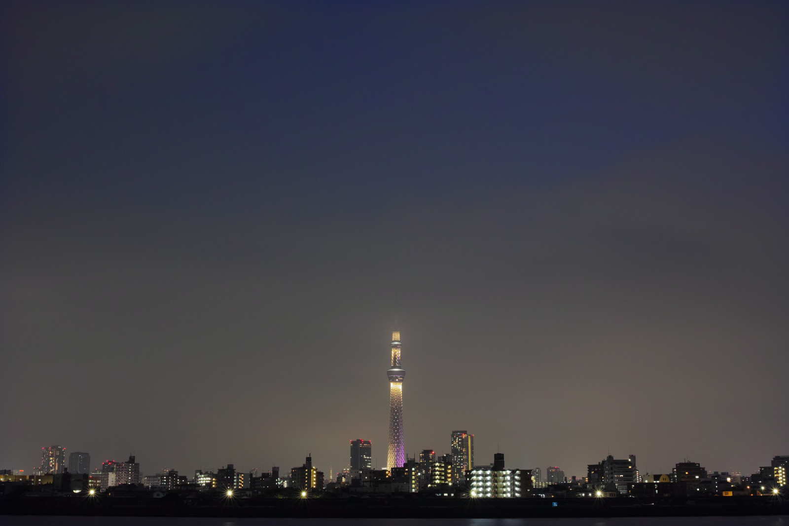 město, panoráma města, noc, odraz, nebe, panoráma, mrakodrap, večer, věž, horizont, Quattro, soumrak, Tokio, Skytree, mrak, svítání, Tokyo Sky Tree, Miyabi, yotsugi, sigma, dp, DP2, dp2quattro, dp2q, atmosférický jev, Atmosféra Země, lidské osídlení