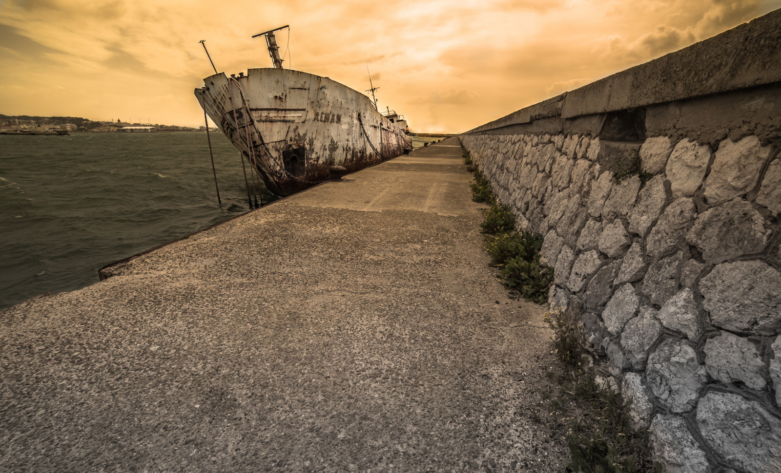 chrám, loď, západ slunce, moře, panoráma města, Itálie, voda, Skála, nebe, stín, vozidlo, stěna, fotografování, svítání, ráno, vlny, pobřeží, rez, přístav, sama, nebezpečný, rozklad, záliv, infrastruktura, Marina, UMĚNÍ, Terén, expozice, podzim, umělecký, oceán, přímořská krajina, sardegna, vodní, dávná historie, opevnění, nezbytný, osobní přepravy