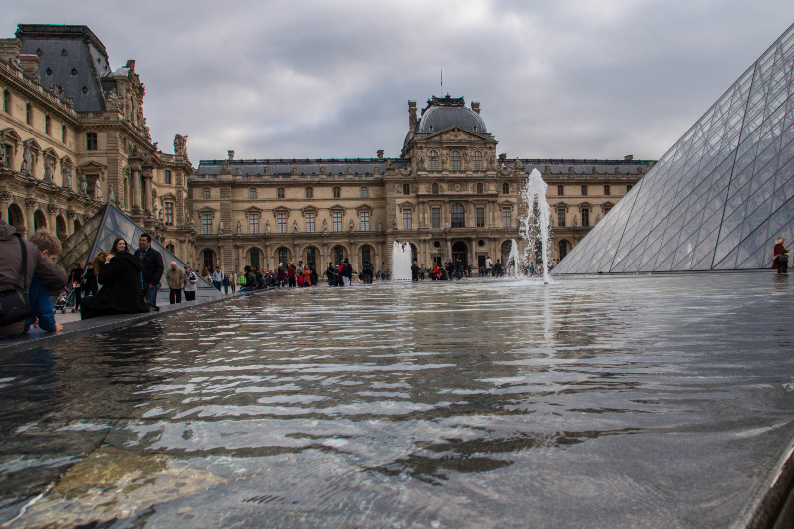 město, architektura, Cestovní ruch, most, řeka, Francie, Paříž, muzeum, kanál, euorpe, ledefrance, Frankrike, fr, muzeum Louvre, mus edulouvre, louvrepyramid, mezník, vodní, lidské osídlení