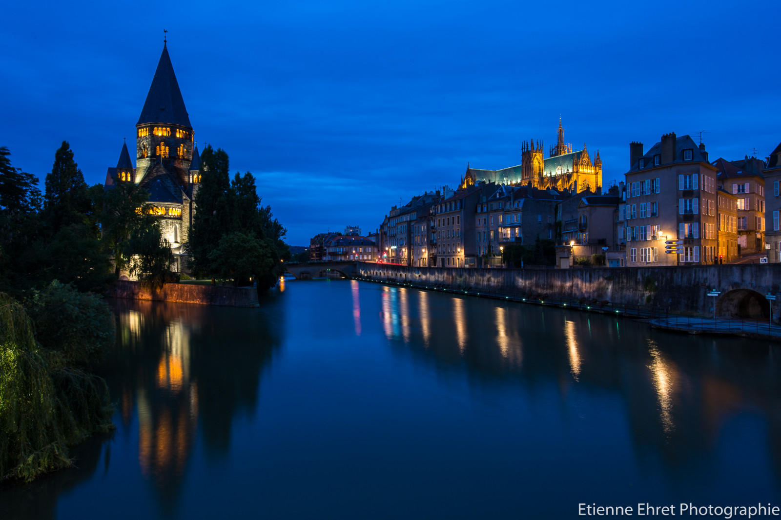 chrám, západ slunce, panoráma města, noc, voda, odraz, Cestovní ruch, modrý, večer, ráno, řeka, Kánon, město, soumrak, zámek, F4, světlo, podzim, 5 d, označit, hodina, bleu, nuit, mezník, eau, Lumiere, iii, heure, 1740mm, s Riel, vodní, Metz, neuf, cathedrale