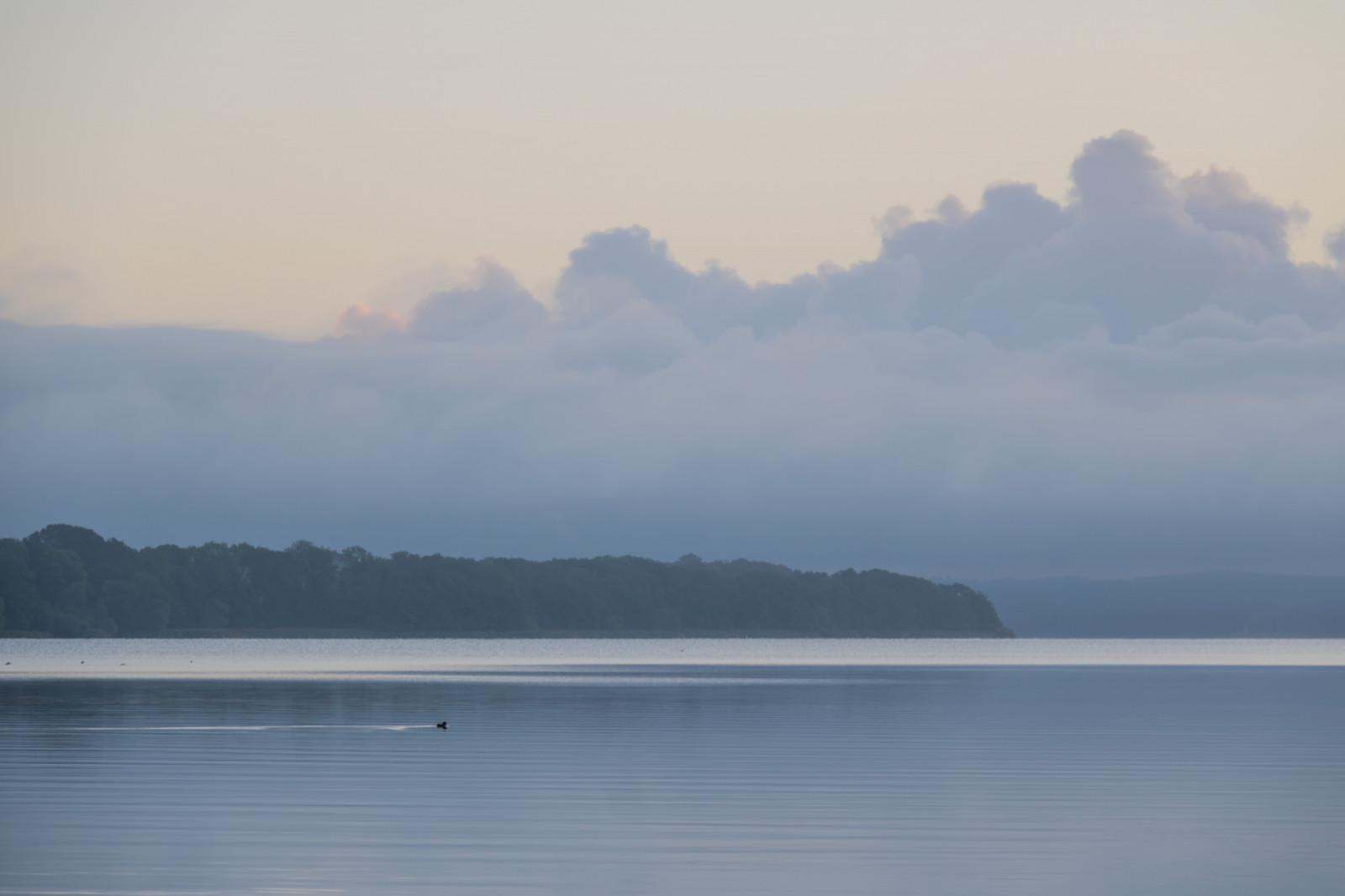 slunečnímu záření, moře, záliv, jezero, pobřeží, odraz, nebe, svítání, ráno, mlha, pobřeží, horizont, soumrak, Klid, klid, mrak, mlha, hora, svítání, oceán, h r, sj, soluppg ng, gryning, exif modelu canoneos760d, geocountry, Kamera aby kánon, geocity, Model fotoaparátu canoneos760d, geostate, geolocation, EXIF čočka efs18200mmf3556is, EXIF otvor 56, exif aby kánon, EXIF isospeed 100, exif focallength 100mm, ringsj n, straringsj n, nádrž, jezero, atmosférický jev, landform, tělo z vody