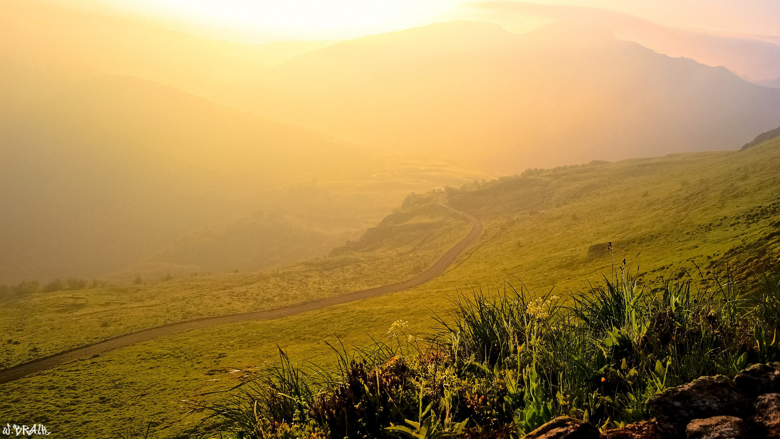 แสงแดด, แนวนอน, ไฟ, ภูเขา, พระอาทิตย์ตก, เนินเขา, ธรรมชาติ, ฟิลด์, ถนน, พระอาทิตย์ขึ้น, ตอนเย็น, เช้า, หมอก, ดวงอาทิตย์, ขอบฟ้า, หุบเขา, ฝรั่งเศส, ถิ่นทุรกันดาร, พลบค่ำ, มีหมอก, ที่ราบสูง, สันเขา, เบา, ฤดูใบไม้ร่วง, ใบไม้, ภูเขา, รุ่งอรุณ, ทุ่งหญ้า, เกษตรกรรม, ทุ่งหญ้า, ที่ราบ, d40, แมรี่, Auvergne, t1nytr0n, เขตชนบท, สภาพแวดล้อมทางธรรมชาติ, ปรากฏการณ์บรรยากาศ, ลักษณะภูมิประเทศที่เป็นภูเขา, คุณลักษณะทางภูมิศาสตร์, เทือกเขา, ความส่องสว่าง, แคนตาลูป, Puy