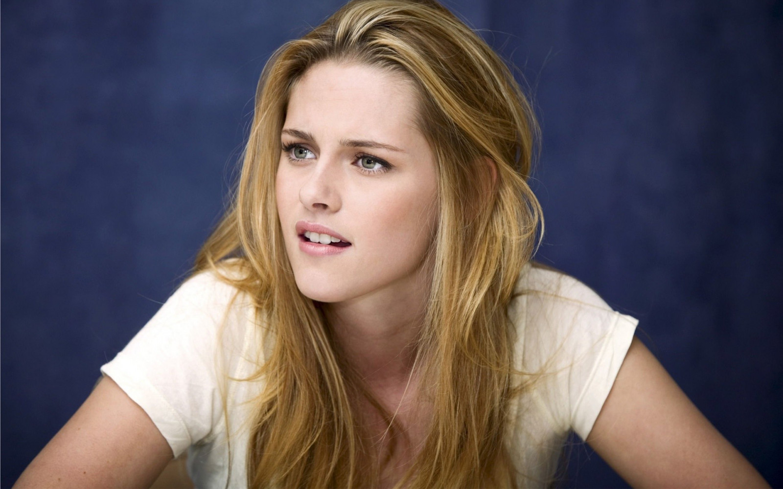 cara, mujer, modelo, retrato, pelo largo, fotografía, cantante, Kristen Stewart, Moda, cabello, boca, Persona, piel, cabeza, Supermodelo, niña, belleza, sonreír, ojo, mujer, dama, rubio, peinado, 1920x1200 px, Fotografía de retrato, Sesión de fotos, Pelo castaño, Modelo de arte, expresión facial, de cerca