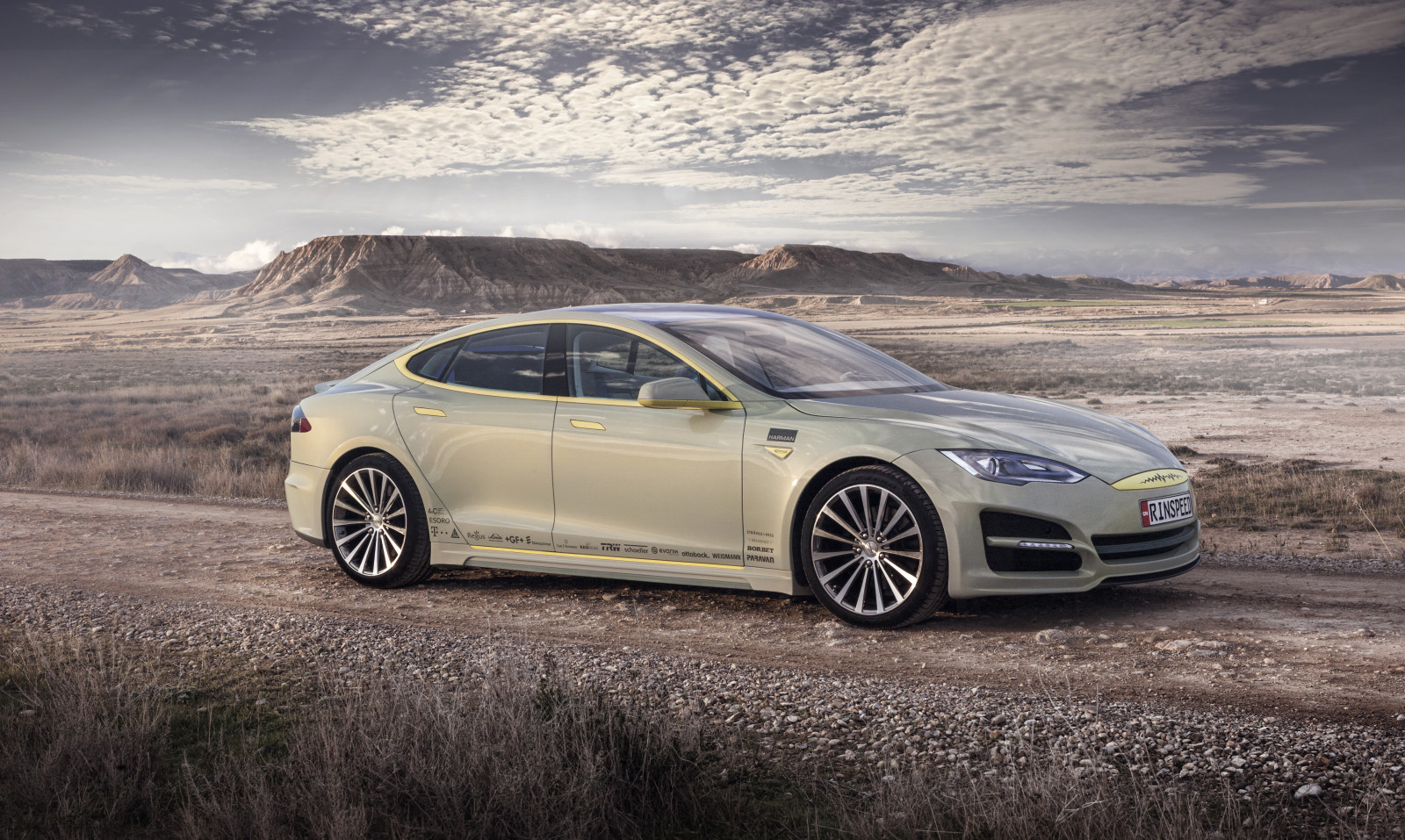 auto, vozidlo, sportovní auto, 2015, výkon auta, limuzína, elektrické auto, netcarshow, netcar, obrázky vozidel, photo auto, kolo, Rinspeed, Xchang E concept, Tesla, pozemní vozidla, automobilového designu, automobil make, luxusní vůz, rodinný vůz, výkonné auto, elektromobil