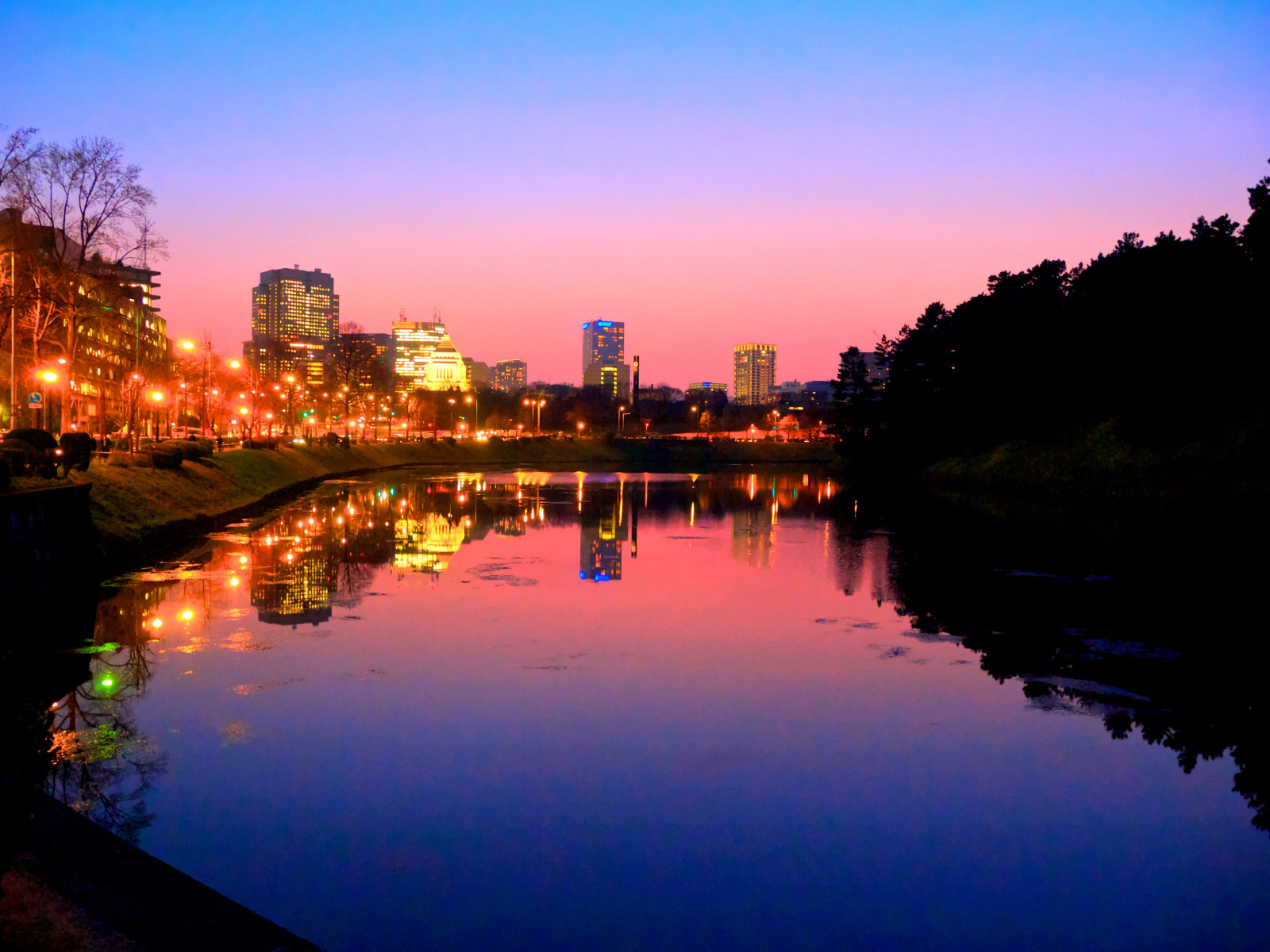 západ slunce, panoráma města, noc, odraz, svítání, panoráma, modrý, večer, ráno, řeka, soumrak, Tokio, Panasonic, hodina, svítání, lumix, Hibiya, vodní, GF5, imperiální palác