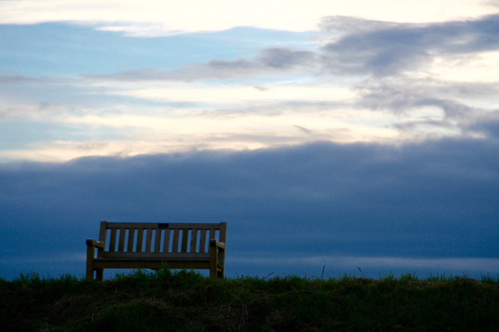 luce del sole, paesaggio, tramonto, mare, collina, acqua, puntellare, erba, cielo, Alba, calma, blu, sera, mattina, costa, panchina, orizzonte, atmosfera, crepuscolo, UK, nube, albero, alba, oceano, benchmonday, cielo blu, giorno, Norfolk, lago, fenomeno meteorologico, cumulo, fenomeno, HBM, Cleynextthesea, Norfolkwildlifetrust, Cleynaturereserve