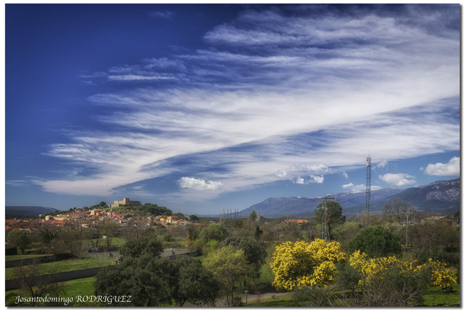 slunečnímu záření, krajina, kopec, Příroda, tráva, nebe, pole, vesnice, večer, ráno, hrad, Španělsko, horizont, atmosféra, národní park, údolí, azul, mount scenérie, Montana, Avila, mrak, strom, list, hora, cielo, naturaleza, paisaje, mraky, louka, prostý, během dne, yourbestoftoday, verde, vysočina, castillo, espana, valledeltietar, laadrada, valle, venkov, pohoří, stanice hill, meteorologický jev, kupa, pueblo, jev, sonyalfa6000, sigma19mm, surdegredos, amarillos