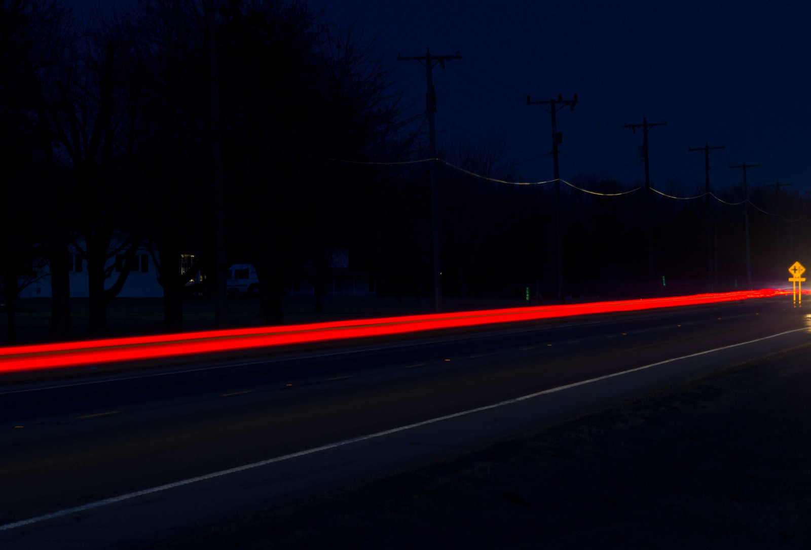 světla, pouliční osvětlení, noc, ocas, auto, Červené, nebe, silnice, večer, atmosféra, Dálnice, soumrak, asfalt, půlnoc, elektřina, pentax, infrastruktura, světlo, osvětlení, čára, singl, tma, pruh, počítač tapeta, Atmosféra Země, druh dopravy, Dálnice, fixed link