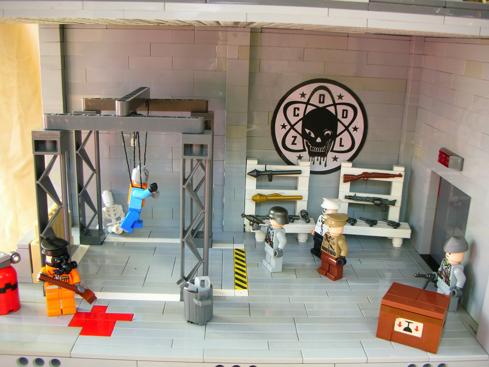 Hračka, výkladní skříň, Vzhled interiéru