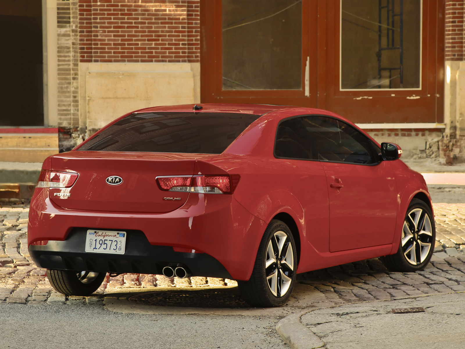 bil, køretøj, 2013, coupe, Sedan, Kia, netcarshow, netcar, bil billeder, bil foto, Forte Koup, hjul, jord køretøj, bildesign, automotive exterior, bil make, familie bil, kofanger, kompakt bil, subcompact bil, midten størrelse bil, fuld størrelse bil, Kia Motors, kia forte, kia forte Koup
