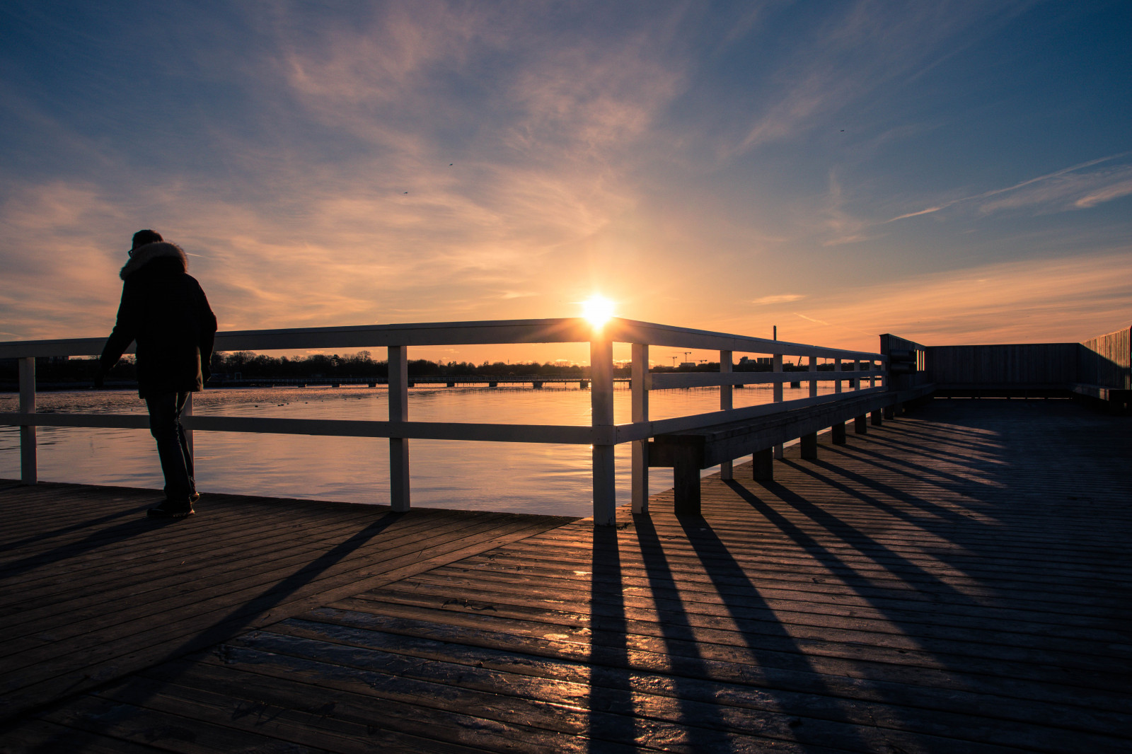 sollys, solnedgang, hav, vand, natur, afspejling, himmel, vinter, silhuet, strand, solopgang, is, aften, morgen, kyst, bro, Sol, horisont, mole, Sverige, skumring, gangbro, Sverige, Malm, er, daggry, udendørs, ocean, sk nel n, SE, spegling, himmel, resund, streng, brygga3, siluett, boardwalk