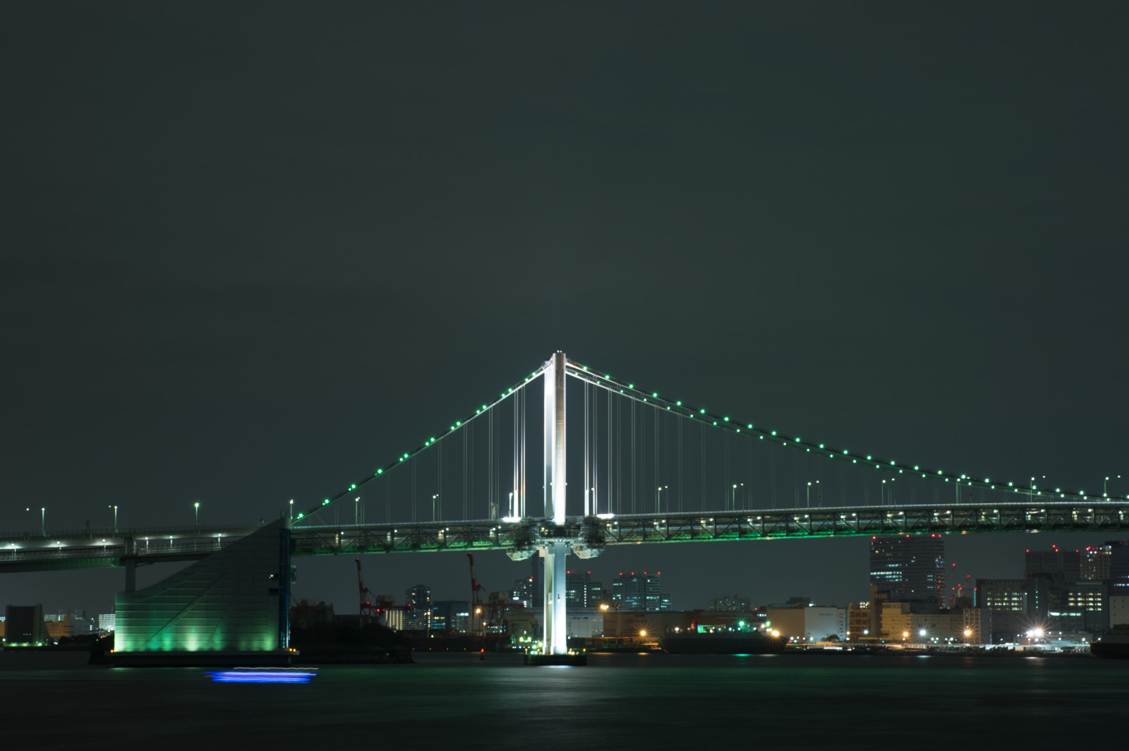Japonsko, panoráma města, noc, architektura, odraz, panoráma, mrakodrap, večer, most, horizont, Nikon, Dálnice, soumrak, stadión, Tokio, jp, světlo, NIKKOR, osvětlené, osvětlení, osvětlení, tma, mezník, duhový most, tokyobay, afs105mmf14eed, afsnikkor105mmf14eed, df, Harumi, harumiferryterminal, kabel vydržel most