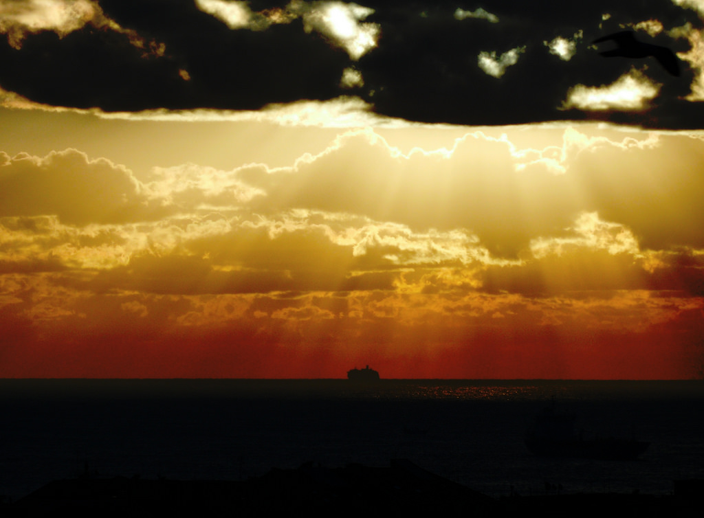 slunečnímu záření, západ slunce, moře, odraz, nebe, mraky, svítání, večer, ráno, slunce, horizont, atmosféra, soumrak, světlo, mrak, svítání, cielo, kobyla, podrážka, nuvole, Raggi, atmosférický jev, odlesk, meteorologický jev