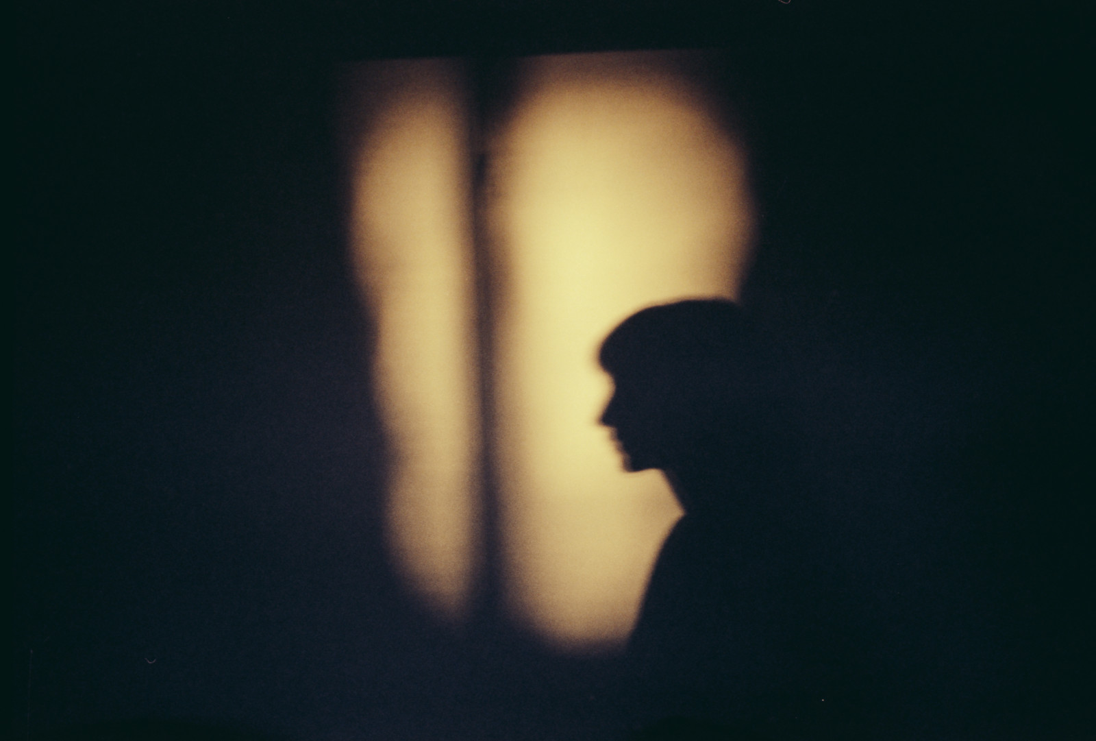 slunečnímu záření, Černá, okno, oči, západ slunce, stín, silueta, košile, káva, most, slunce, atmosféra, 35MM, fotoaparát značky kodak, Zavřeno, Kodaň, světlo, klidný, dívka, nastavení, ruka, analogový, k benhavn, střecha, film, tma, byt, 400, portra, prasknutí, CPH, canon1v