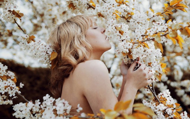 slunečnímu záření, ženy venku, ženy, model, rostliny, fotografování slunečnímu záření, ženy venku, ženy, model, rostliny, fotografování