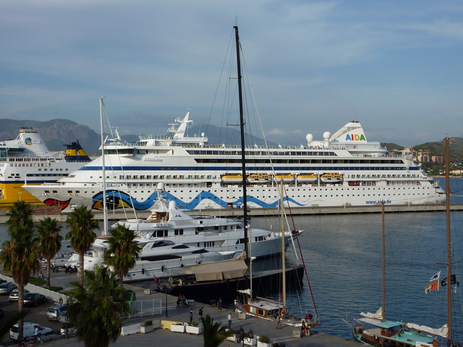 เรือ, เรือ, ทะเล, ยานพาหนะ, ท่าเรือ, เรือสำราญ, ท่าเรือ, คอร์ซิกา, เรือข้ามฟาก, อายาชชอ, โครงสร้างพื้นฐาน, AIDA, รอสซี, Marina, Vita, ท่าเรือ, เรือบรรทุกสินค้า, คอร์, tino, ล่องเรือ, croisi ใหม่, การขนส่งสินค้า, เรือโดยสาร, เรือเดินสมุทร