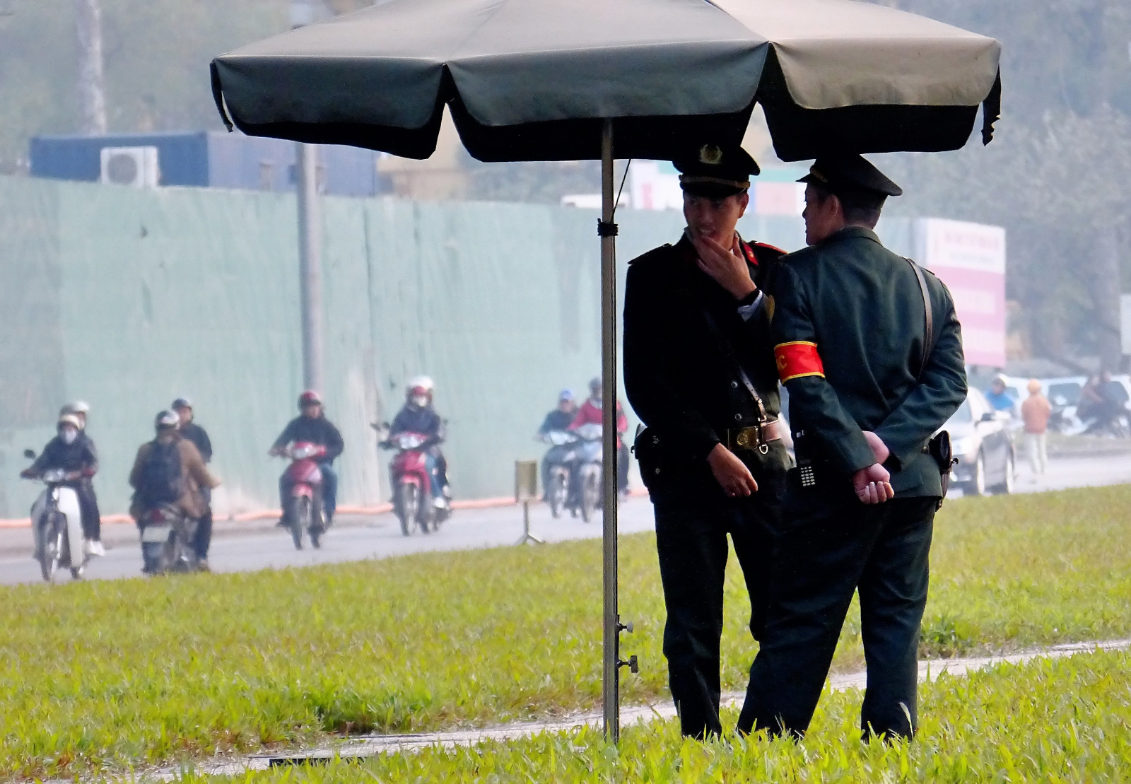 politi, gade, græs, køretøj, paraply, stående, liv, Vietnam, vagter, Hanoi, Lumix, oprigtig, rekreation