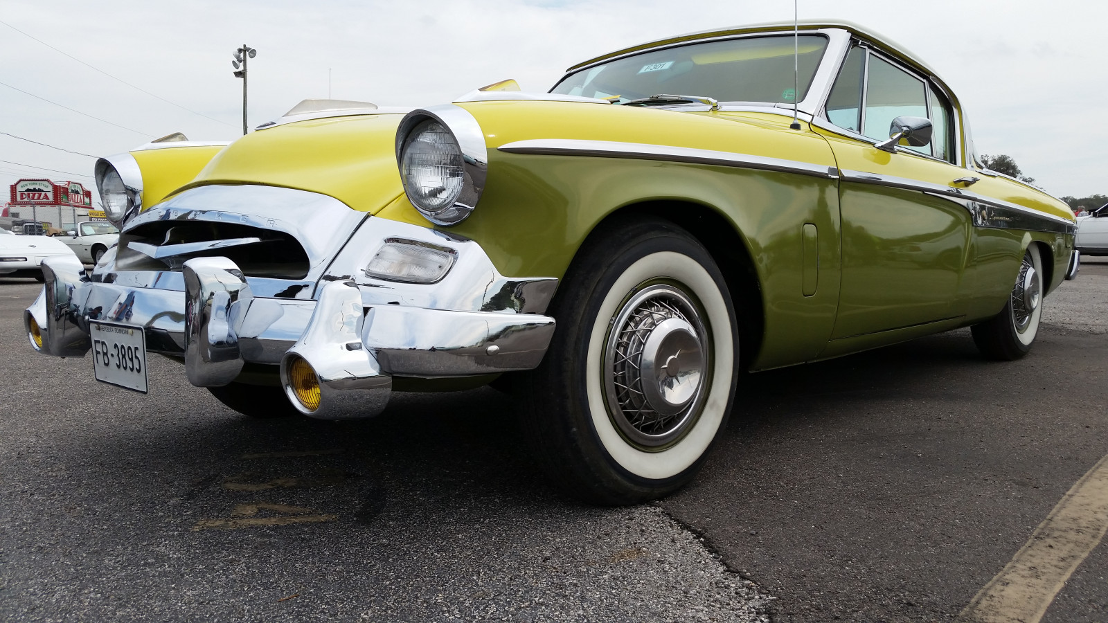 motor køretøj, bil, bildesign, køretøj, automotive wheel system, klassisk bil, hjul, antikke bil, automotive exterior, studebaker commander, klassisk, fuld størrelse bil, midten størrelse bil, kofanger, kant