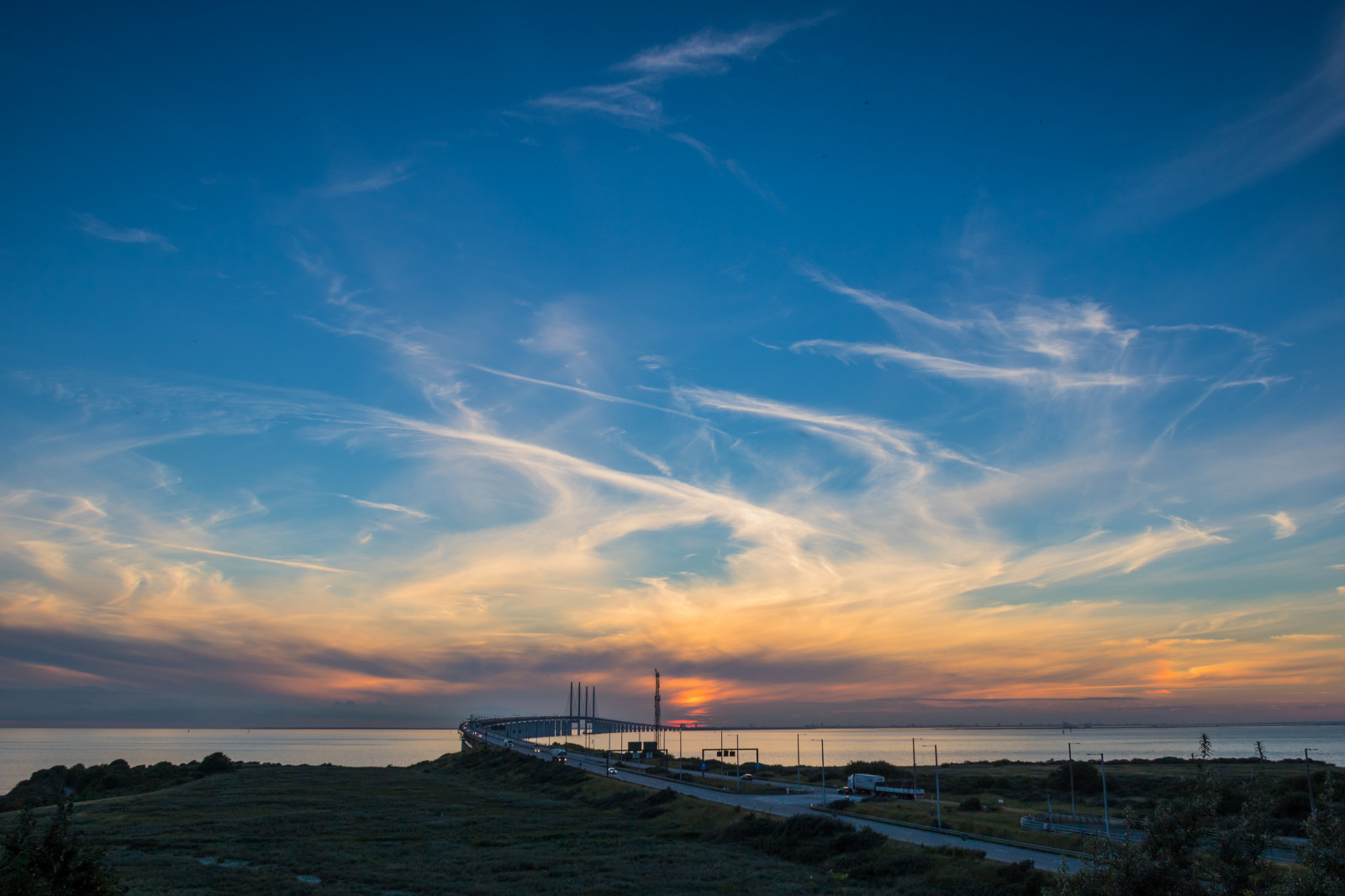 luce del sole, tramonto, mare, acqua, riflessione, cielo, Alba, sera, mattina, costa, Sole, orizzonte, atmosfera, crepuscolo, Bro, nube, tempo metereologico, alba, oceano, onda, solnedg ng, resundsbron, HAV, Malmo, Bunkeflostrand, bridhe, ultimi bagliori, fenomeno meteorologico