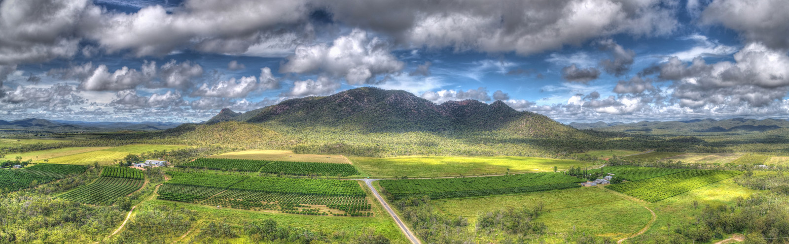 natur, græsarealer, highland, himmel, mount landskaber, Sky, bjergrige landskabsformer, naturreservat, bakke, græs, fotografering, bjerg, Mark, landdistrikt, almindeligt, eng, hill station, prærie, græs, landskab, Nationalpark, panorama, bjergkæde, national trust for places of historic interest or natural beauty, økoregion, plateau, computer tapet, meteorologisk fænomen, dal, gård, jord masse, ranch, steppe, træ, faldt, plantage, græs familie