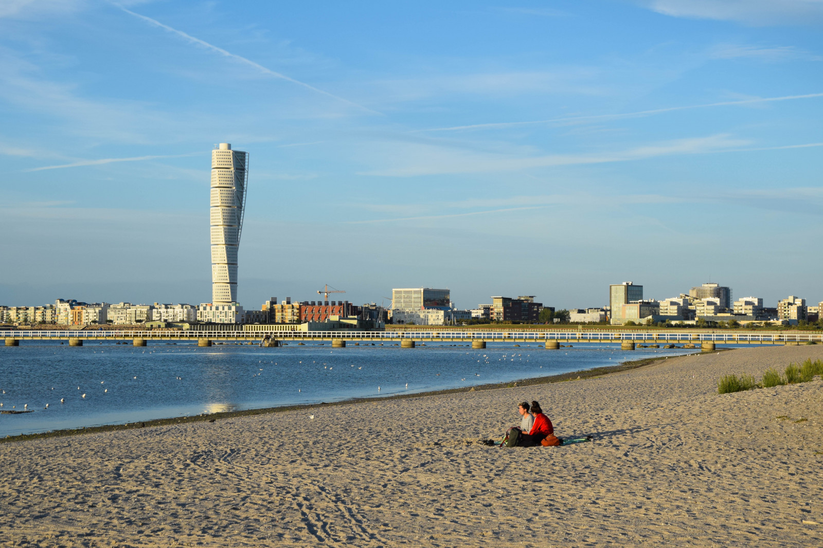 mare, città, paesaggio urbano, baia, acqua, puntellare, sabbia, cielo, nuvole, spiaggia, orizzonte, Torre, costa, ponte, orizzonte, crepuscolo, passerella, vacanza, oceano, v strahamnen, himmel, Ribban, filo, sk ne, passerella, buidlings, corpo d'acqua, frangiflutti