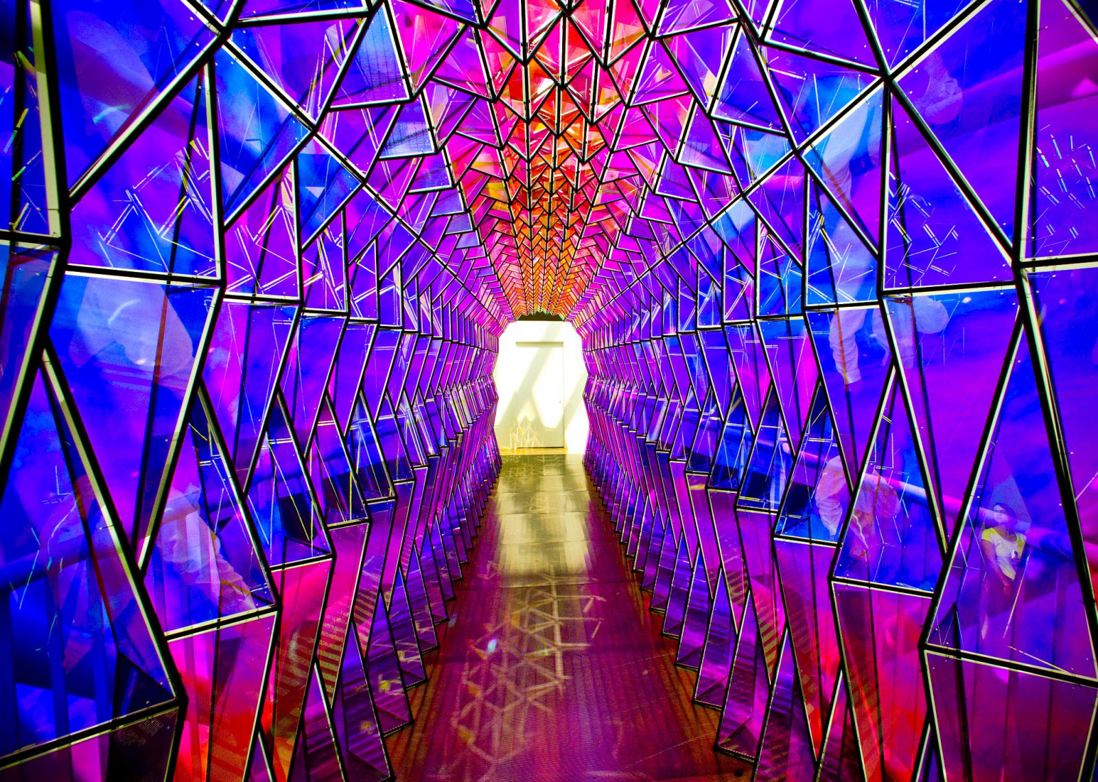 prostor, nachový, fialový, symetrie, modrý, most, geometrie, sochařství, Kalifornie, Spojené státy americké, struktura, elektřina, SOMA, světlo, 10, osvětlení, barva, cesta, olafureliasson, fav10, fav25, Spojené státy, vymazat, Spojené státy americké, sanfrancisco, superfave, adoublefave, turistická atrakce, počítač tapeta, psychedelické umění, sfmoma, delete10, delete9, delete5, delete2, delete6, delete7, SAVE3, delete8, delete3, save7, save8, delete4, Uložit, SAVE2, save4, save5, save6, Moma, sanfranciscomuseumofmodernart, Sfmuseumofmodernart, Renegadefotografie