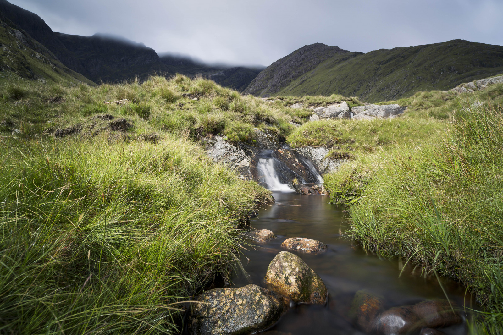 krajina, hory, Photoshop, kopec, jezero, voda, Skála, tráva, nebe, řeka, Irsko, divočina, proud, banka, Lightroom, přírodní rezervace, Lake District, longexposure, strom, hora, rostlina, ndfilter, vodní tok, Zeiss, carlzeiss, vegetace, pleso, vysočina, leefilters, ze, distagont2821, distagon2128ze, jezero, bigstopper, horských reliéf, klesl, křoviny, majonéza, longshuttertime, canon5dmarklll, arroyo, Connemara, Corrie, Mweelrea, plant community