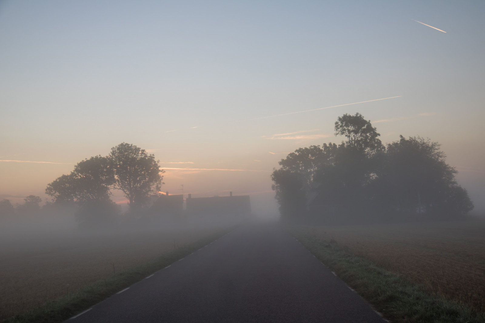 slunečnímu záření, krajina, západ slunce, kopec, pole, svítání, večer, ráno, mlha, slunce, horizont, atmosféra, soumrak, opar, mrak, mlha, počasí, svítání, dimma, venkov, landsbygd, soluppg ng, s dersl tt, landskap, gryning, exif modelu canoneos760d, geocountry, Kamera aby kánon, geocity, Model fotoaparátu canoneos760d, geostate, geolocation, EXIF čočka efs18200mmf3556is, exif aby kánon, EXIF isospeed 100, exif focallength 28mm, EXIF otvor 50, morgon, atmosférický jev