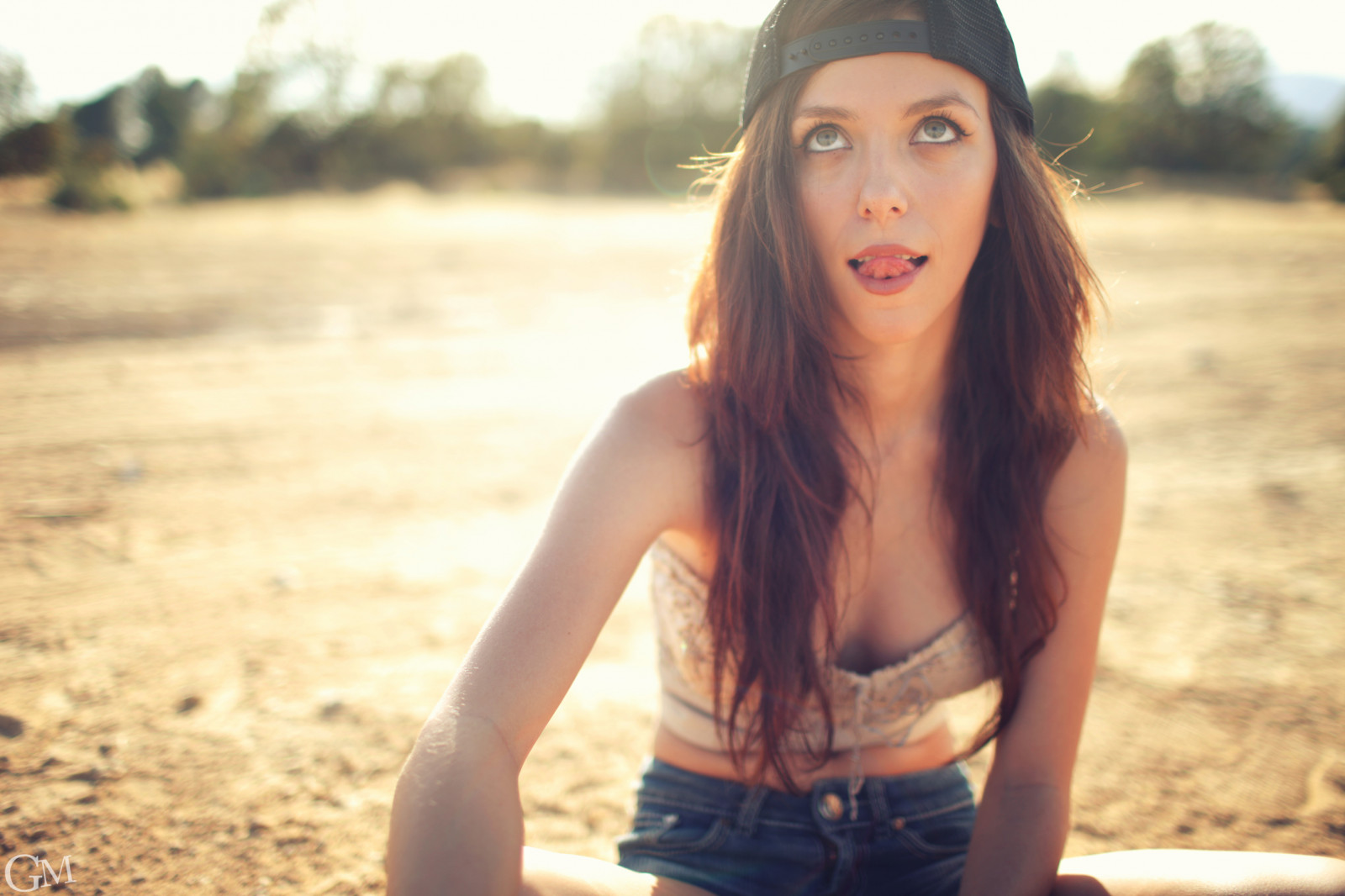 luce del sole, modello, ritratto, brunetta, cappello, pantaloncini, fotografia, vestito, Canone, fotografo, moda, sporco, capelli, indietro, bokeh, addominali, emozione, primavera, Persona, pelle, colore, ragazza, bellezza, stagione, Sorriso, occhio, donna, signora, fotografia, jean, maglia, Immagine, schiocco, posizioni umani, fotografia di ritratto, servizio fotografico, capelli castani, espressione facciale, addome, corpo umano, Garrett, Jacquie, Meyers, Biltwell