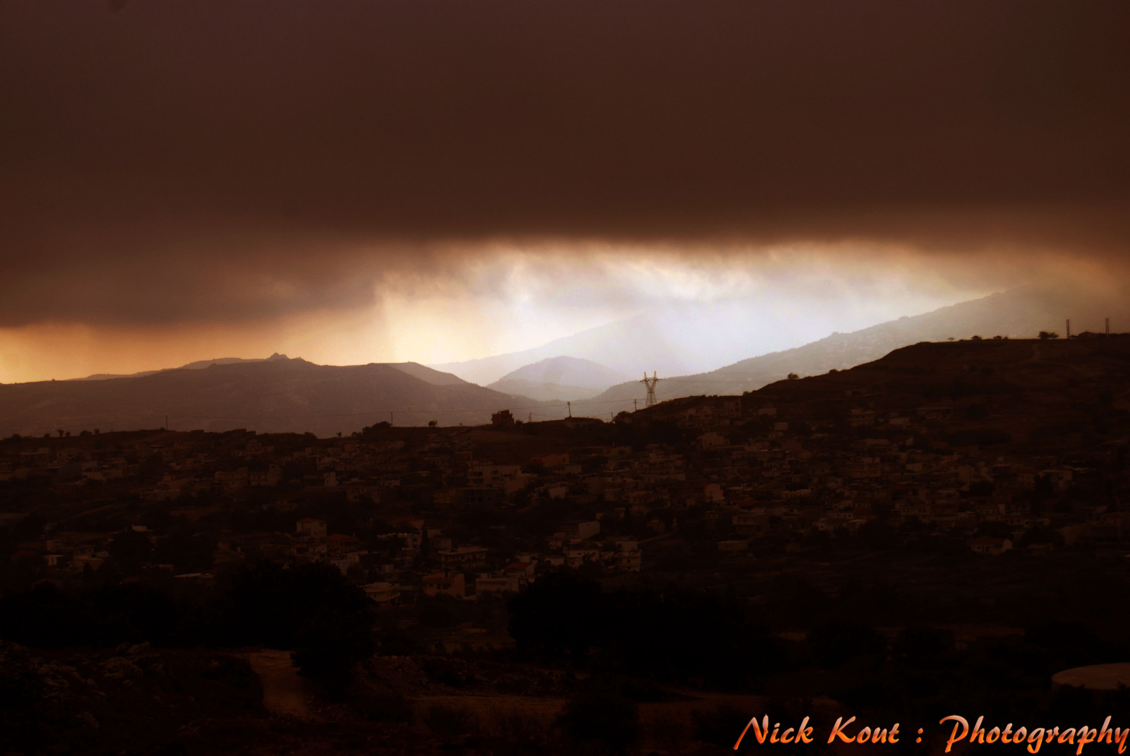 slunečnímu záření, hory, temný, západ slunce, noc, Příroda, Červené, nebe, mraky, svítání, večer, ráno, atmosféra, Řecko, Nikon, soumrak, Kréta, 2012, mrak, NIKKOR, podzim, barvy, hora, počasí, svítání, krása, tma, 1855, D80, Heraklion, atmosférický jev, fádní