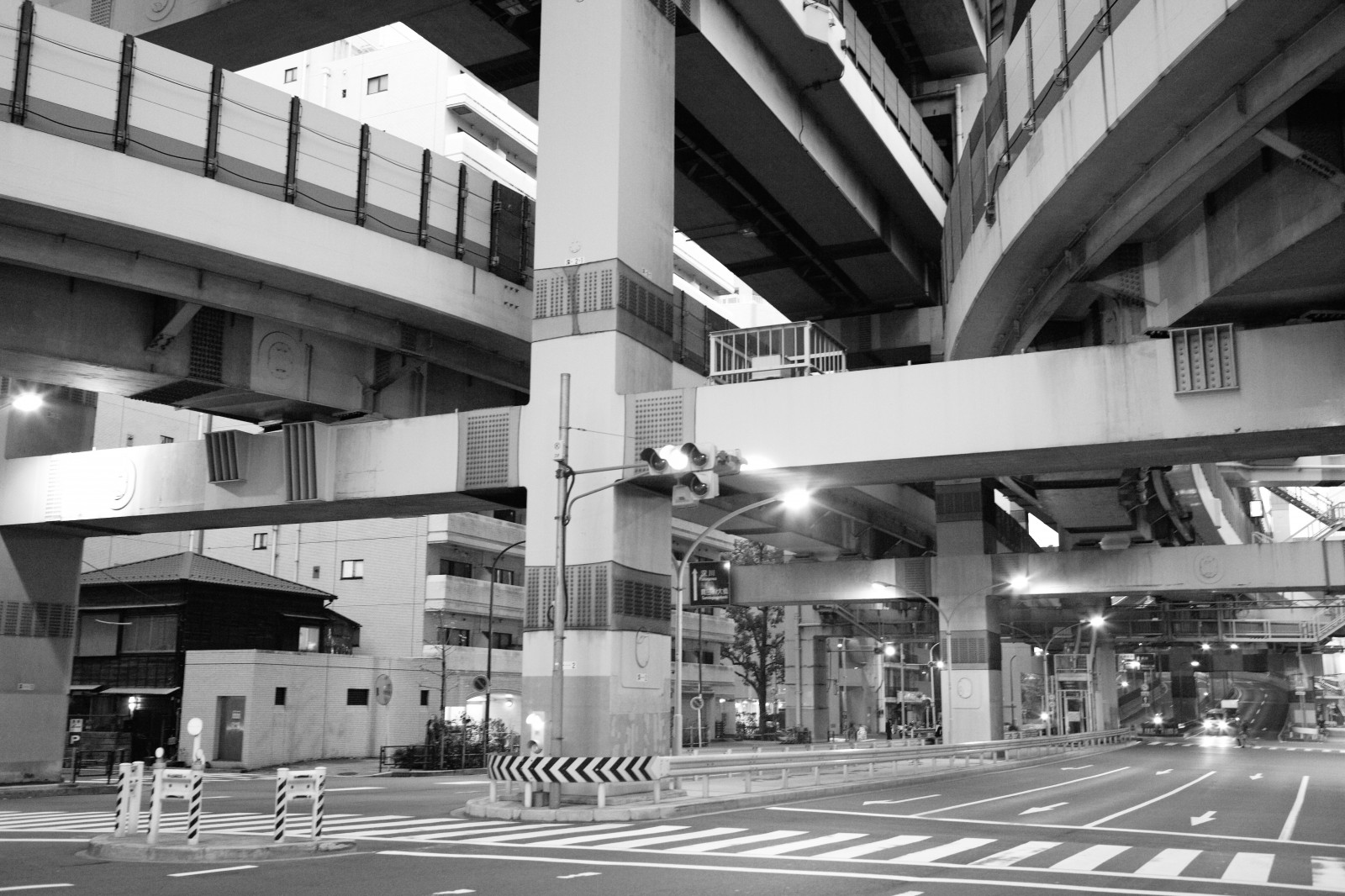 černobílý, město, ulice, panoráma města, architektura, silnice, doprava, Leica, metropole, Tokio, infrastruktura, M, centrum, tělesné, tvar, Summicron, Hakozaki, Jct, 235, leicam, typ240, summicron235asph, hakozakijunction, urban area, Černý a bílý, monochromatické fotografování, Metropolitní oblast, lidské osídlení, obytný prostor, veřejná doprava