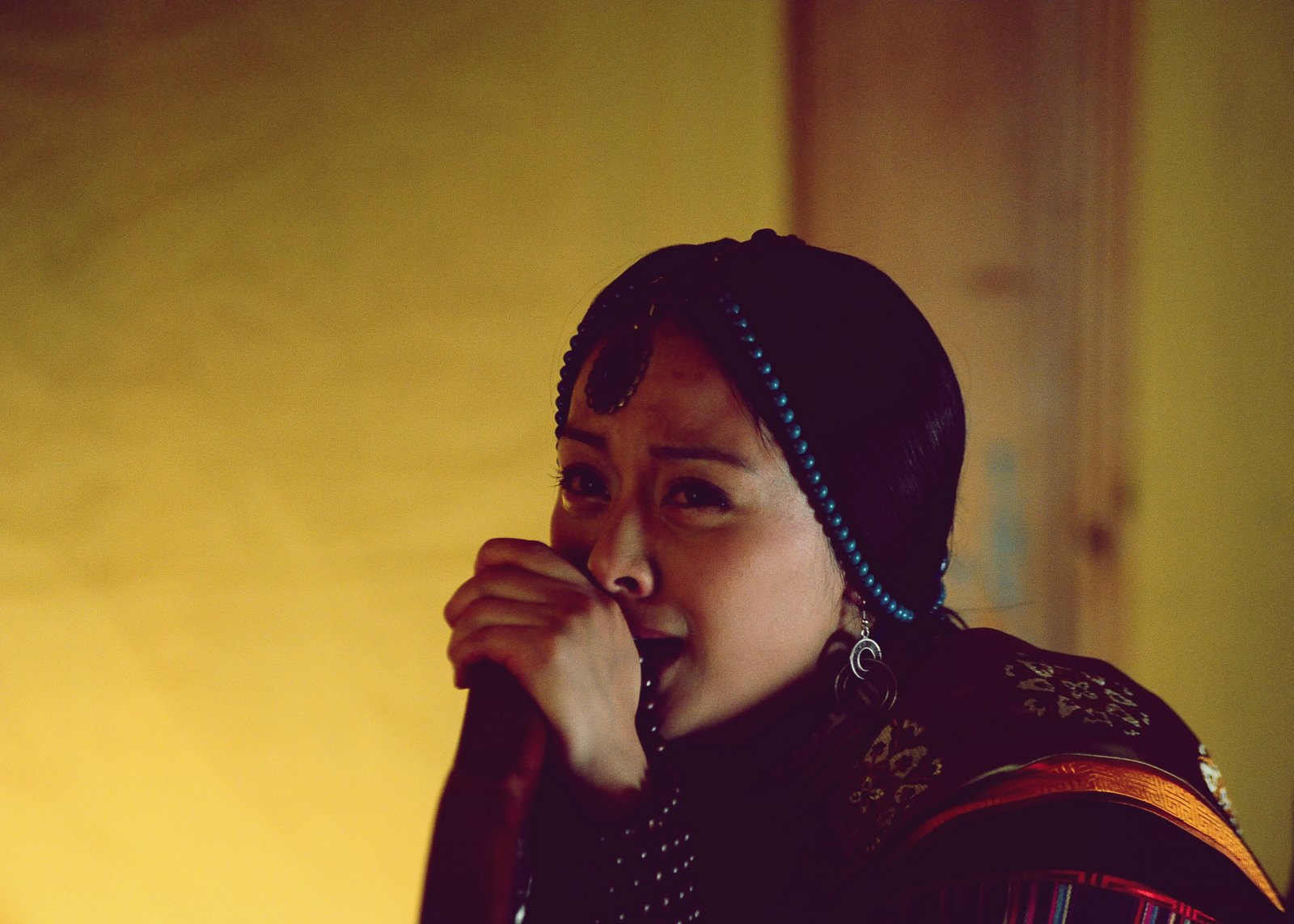 China, Porträt, Liebe, Gelb, asiatisch, Asien, Weinen, Chinesisch, Tibetisch, Yunnan, Schluchzen, Asiatin, Herz gebrochen, Chinesecinema, Asiancinema, Tokina80200f28, Chinesischer film, Asiatischer film, Asiatische Schauspielerin, Asianeyes, Chinesetv, Hotasiangirl, Hotchinesegirl, Asiantv, Chineseactress, Chineseeyes, Nikond700, Asianshowbusiness, Chineseshowbusiness