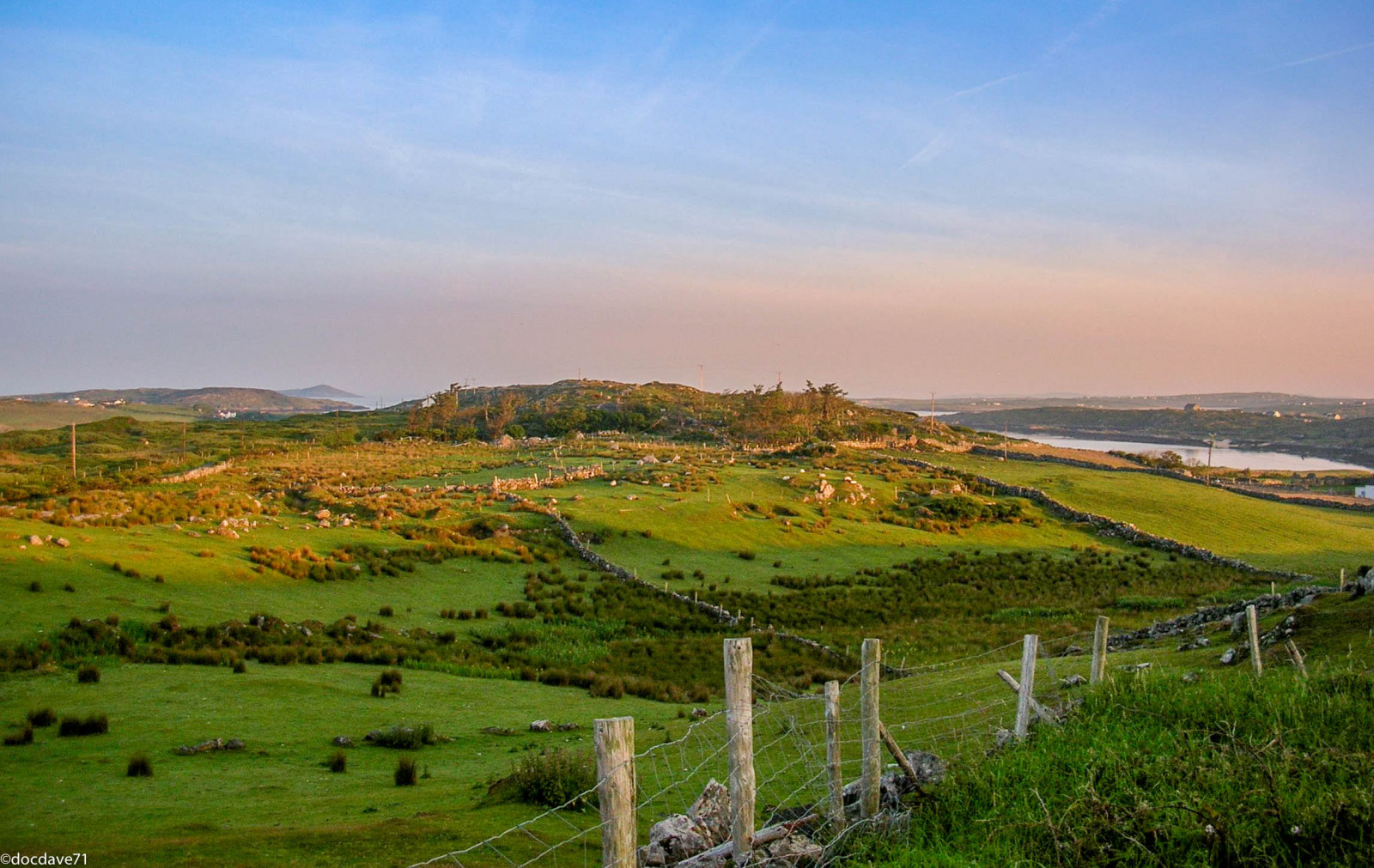 krajina, západ slunce, moře, kopec, Příroda, písek, Červené, tráva, nebe, pole, fotografování, mraky, pláž, bouřka, zelená, modrý, vesnice, vlny, pobřeží, slunce, hospodařit, fotograf, HDR, horizont, skály, ostrov, letní, Nikon, pěna, Irsko, život, soumrak, objektiv, mount scenérie, plošina, soubor, Donegal, potápění, dovolená, Mořská řasa, řasy, pískovec, atlantický, paprsek, mrak, strom, den, hora, hrabství, lučina, přírodní, oceán, barvitý, přímořská krajina, upláchnout, pramen, pastvina, hvězda, turista, bazén, skály, louka, návštěva, bazény, hd, mořský život, prostý, scénický, plevel, site, fotografie, desky, cena, vysočina, prérie, irština, tonemapped, balvany, geologie, venkov, žula, křoviny, Gareth, ekoregion, naprostý, mys, sráz, Strabane, Wray, hdfox, Bundoran, Útesy