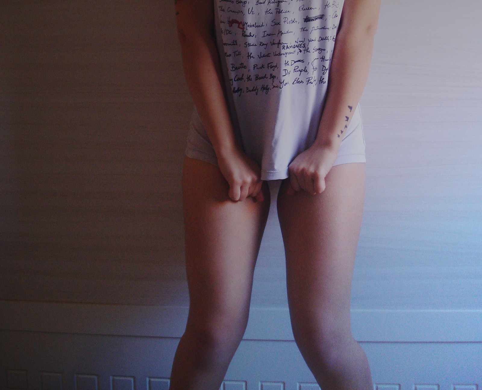 Menschen, Porträt, Beine, Tätowierung, Strumpfhose, Kleidung, Slip, Hand, Finger, Bein, Sinn, Muskel, selbst, Arm, T-Shirt, Unterhose, Abdomen, menschlicher Körper, Kofferraum, Schenkel, Unterwäsche, Autoretrato, Bands, Alborghetti