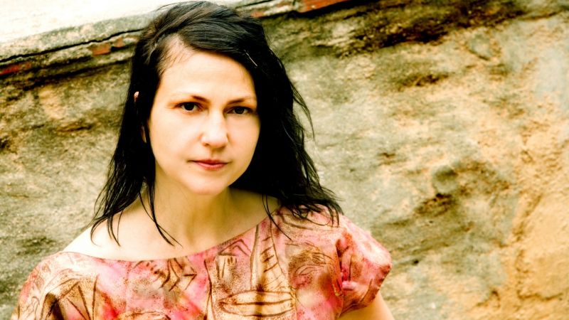 Lisa germano,dziewczyna,sukienka,brunetka,Popatrz