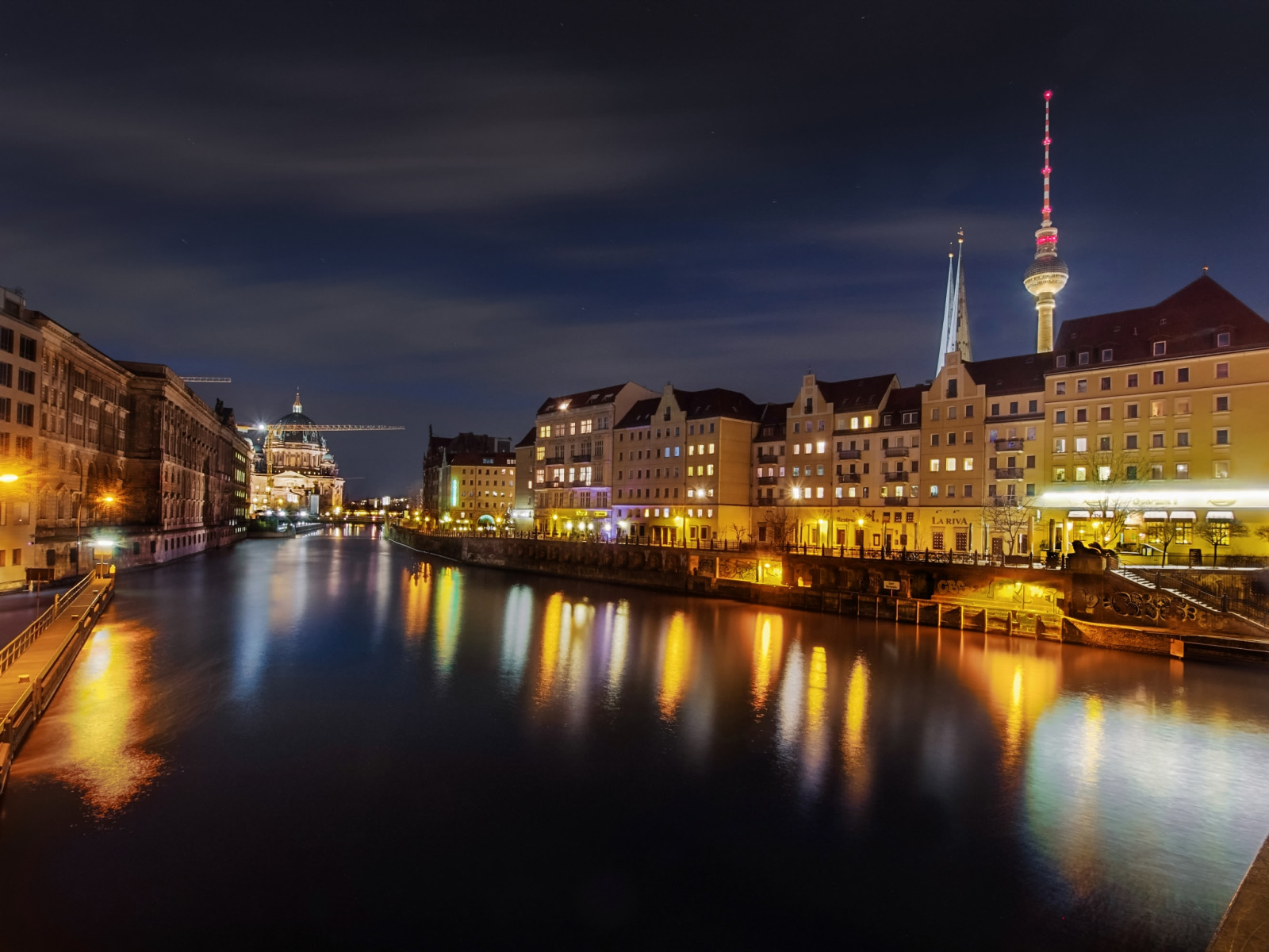 Berlín, kostel, noc, řeka, světla, licht, Nacht, Olympus, kupole, Fernsehturm, Nikolaiviertel, lightreflection, flám, mitte, HDR, tvtower, reflektion, Nikolaikirche, berlinerdom, flus, epl5