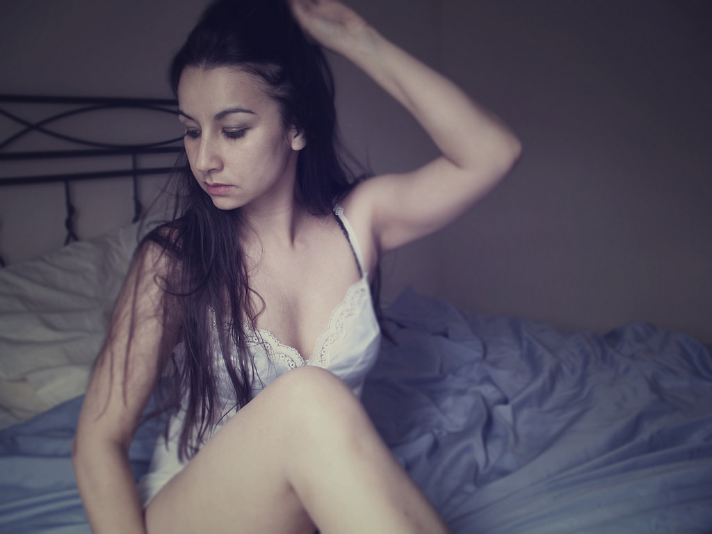 donne, modello, capelli lunghi, brunetta, fotografia, capelli neri, moda, capelli, spagnolo, biancheria intima, Camera da letto, Persona, capi di abbigliamento, top model, sentimenti, flickr, ragazza, bellezza, donna, mano, signora, gamba, femme, auto ritratto, latina, carmen, carmengonzalez, vrouw, acconciatura, sensazione, depresso, soledad, sentimentale, amarezza, servizio fotografico, capelli castani, arte modello, addome, corpo umano, coscia, professione