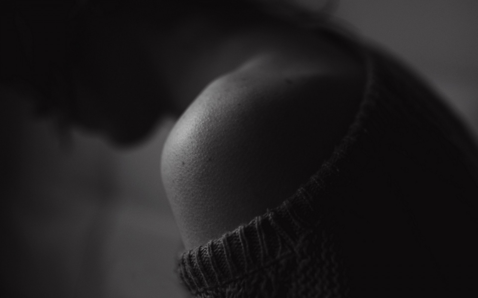 hvid, sort, Kvinder, monokrom, model, dybdeskarphed, mørk, Bare skuldre, skygge, fotografering, lys, øje, hånd, mørke, arm, sort og hvid, monokrom fotografering, tæt på, makrofotografering