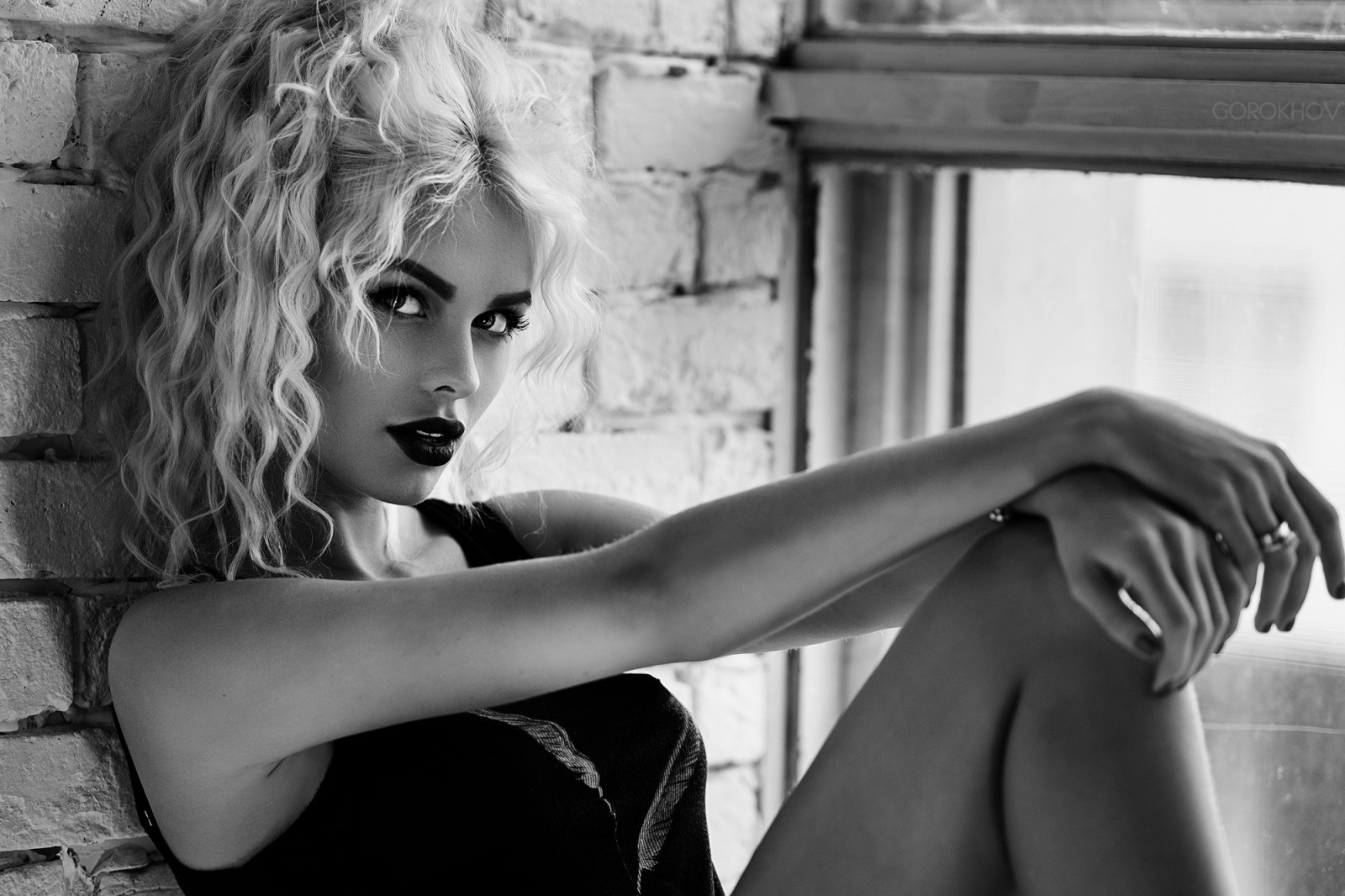 bílý, Černá, ženy, černobílý, model, blondýnka, sedící, fotografování, móda, Ivan Gorokhov, oblečení, dívka, krása, oko, žena, dáma, smysl, blond, Černý a bílý, monochromatické fotografování, lidských pozice, focení, Film noir, umění model, Lidské tělo