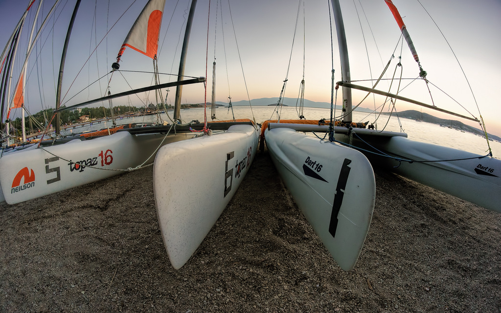 západ slunce, moře, dovolená, zkreslení, pláž, podepsat, jóga, jachta, plavání, krocan, logo, zábava, loď, dovolená, Asie, středozemský, plachtění, akce, název, horizont, perspektivní, egejský, Potápění, potápění, plavidlo, letovisko, rybí oko, tenis, zábava, katamarán, šnorchlování, surfování, vodní lyžování, volejbal, wakeboard, wakeboarding, aktivita, křivka, zakřivený, zdatnost, značka, aerobik, aktivní, malý člun, pilates, foca, vodní lyže, Izmir, Anatolia, holidayvillage, Topas, Neilson, deformace, zumba, phokaia, maistora, fókaia, neilsonbeachclub