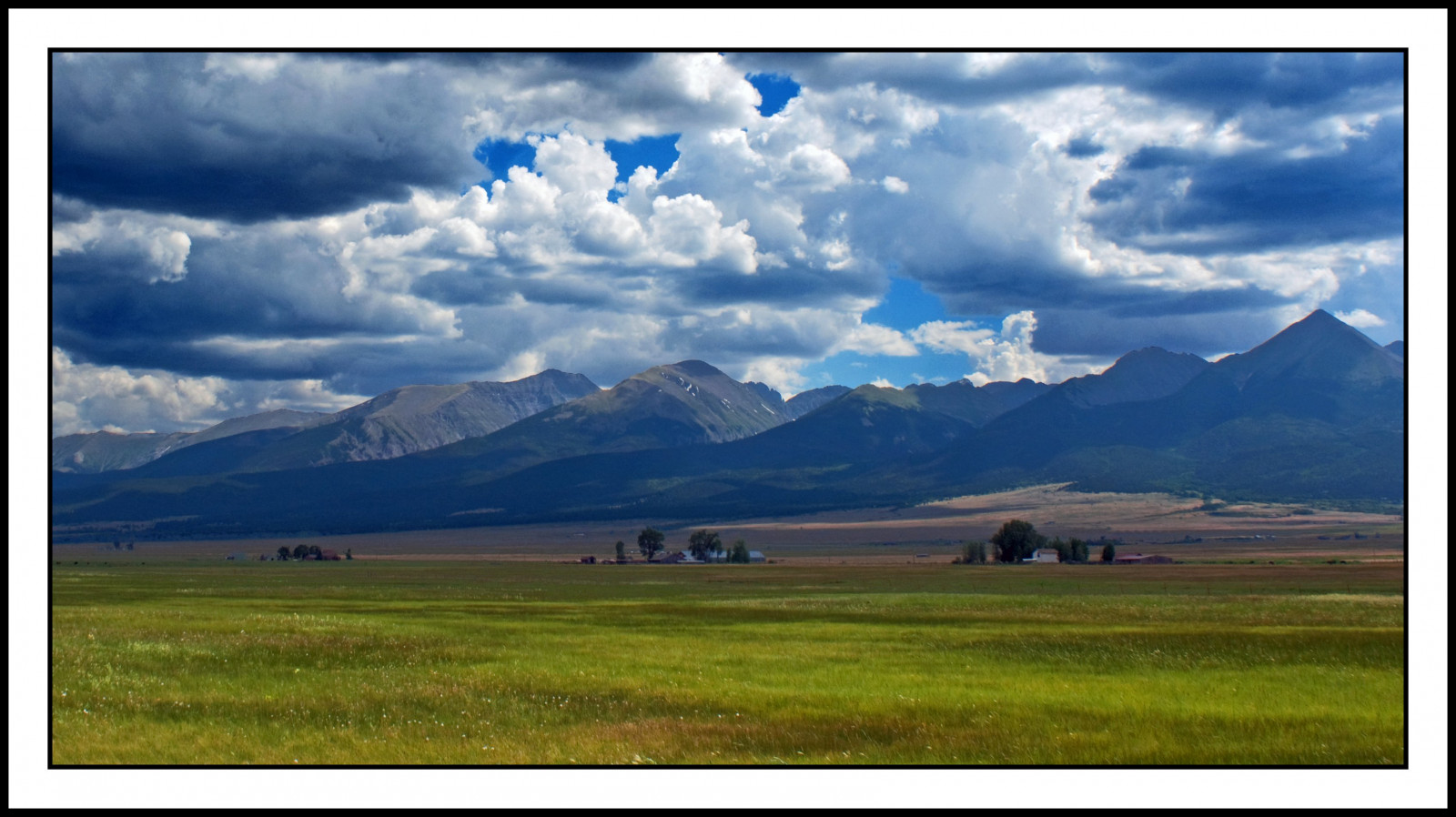 paesaggio, montagne, collina, cielo, campo, nuvole, orizzonte, panorama, valle, Colorado, tundra, altopiano, steppa, nube, montagna, prateria, pascolo, i campi, prato, pianura, prateria, lago, habitat, ambiente naturale, morfologie montane, ecosistema, catena montuosa, savana, ecoregione, Westcliffe