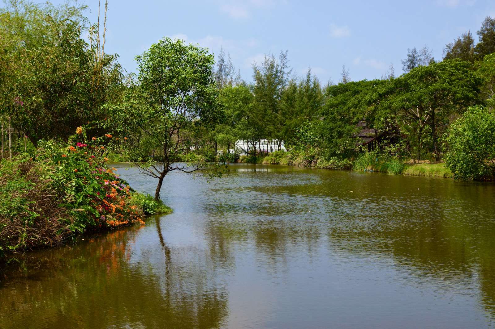 park, město, výlet, dovolená, sochařství, rostliny, jezero, dějiny, Cestovní ruch, Příroda, Thajsko, chrám, starověký, vzdělání, svatyně, Asie, Bangkok, moderní, Buddha, buddhistické, kultura, palác, turista, historický, replika, Thai, chrámy, obnovena, téma, destinace, uchovaný, jihovýchodní, tématickém, paláce, provincie, trůn, kulturní, Samut, Muang, boran, muangboran, pradávné město, thegalaxy, Mueang, samutprakhan, prakhan, mueangboran