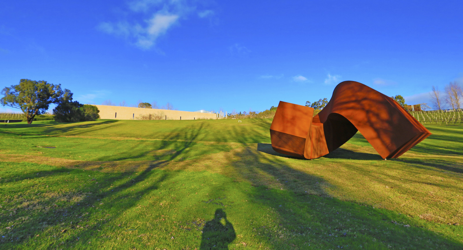 landskab, bakke, græs, vinter, Mark, kunstværk, gård, dal, Australien, eftermiddag, Victoria, plateau, Terræn, skygger, rejse, bjerg, græsarealer, græs, blå himmel, landbrug, eng, almindeligt, selvportræt, concordians, national geografi, skærmbillede, prærie, scenicsnotjustlandscapes, landdistrikt, computer tapet, bjergrige landskabsformer, geografisk funktion, økosystem, bjergkæde, yarravalley, metalsculpture, handheldhdr, awakening1968, tarrawarrawinery, tarrawarramuseumofmodernart, TWMA