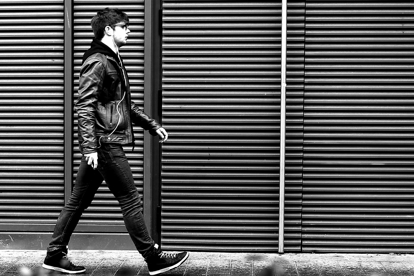 bílý, Černá, černobílý, kůže, Vzhled interiéru, Noir, Černý a bílý, muž, Street View, noiretblanc, photoderue, urbanarte, paris13, photopascalcolin, homme, cuir, Černý a bílý, monochromatické fotografování, lidských pozice, Žaluzie okna