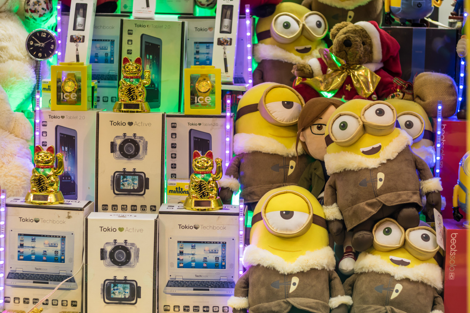 Niemcy, Boże Narodzenie, Zabawka, Sługusów, kolor, Boże Narodzenie, Boże narodzenie, Jul, Tyskland, Deutschland, Rostock, Julmarknad, Exif model canoneos760d, Geocaching, Aparat zrobić kanon, Geocity, Model aparatu canoneos760d, Geostat, Geolokalizacja, Exif czyni kanon, Exif isospeed 200, Długość fali 50 mm, Obiektyw efifmmf18stm, Otwór wylotowy 25, Weinachtsmarkt, Minioner