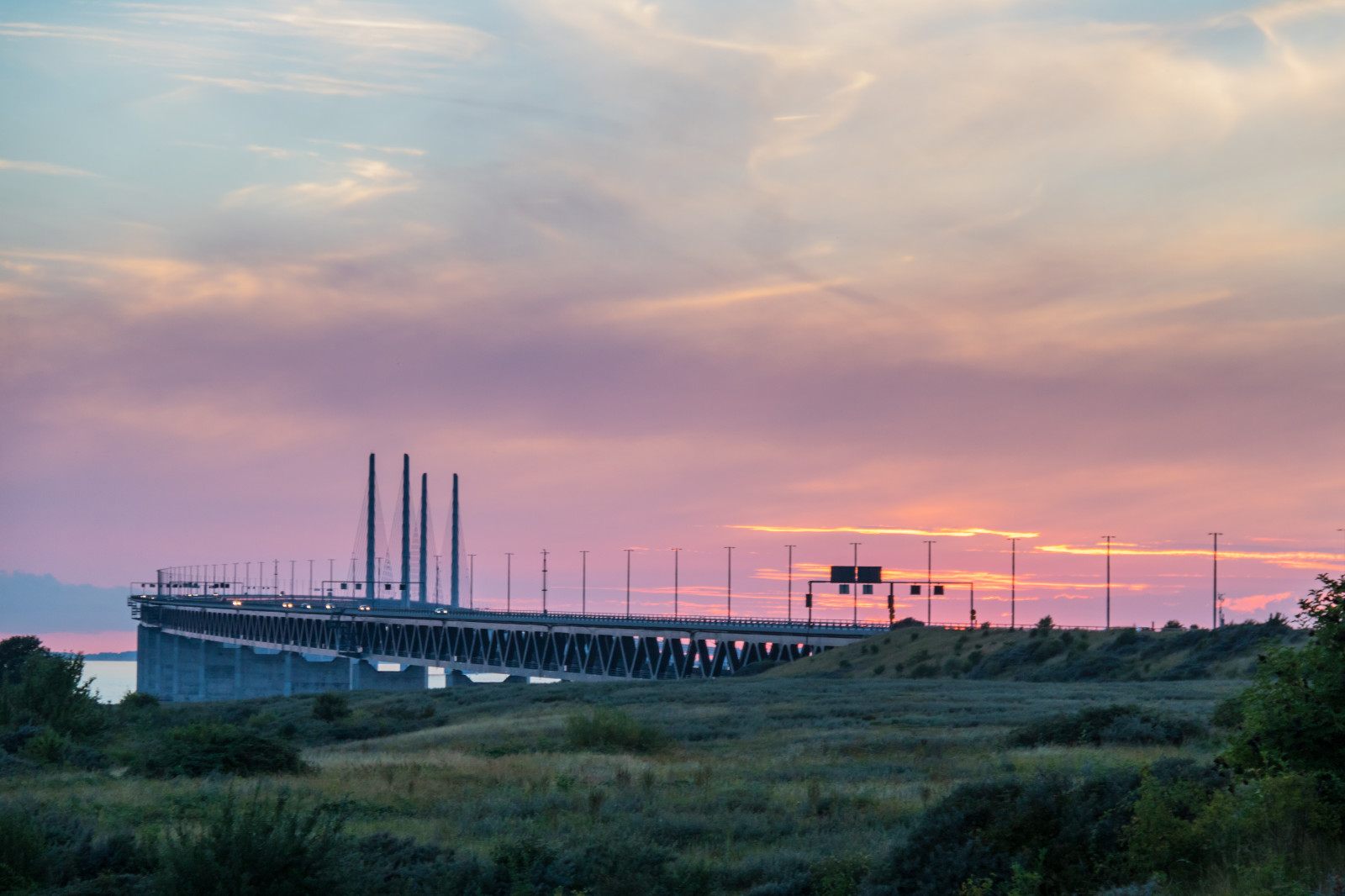 tramonto, mare, paesaggio urbano, acqua, riflessione, cielo, Alba, orizzonte, sera, mattina, ponte, fiume, orizzonte, molo, crepuscolo, stadio, struttura, Bro, nube, alba, solnedg ng, resundsbron, HAV, Malmo, Bunkeflostrand, bridhe, impianto sportivo
