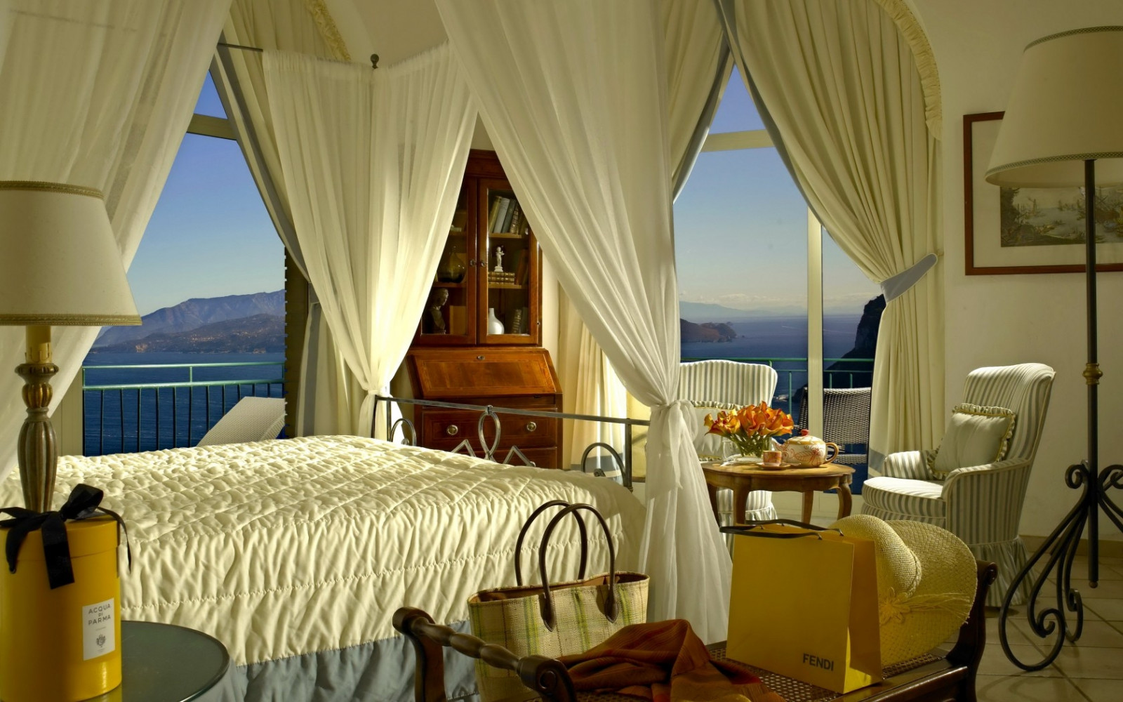 værelse, seng, tabel, hus, Hotel, udvej, Indretning, sommerhus, ejendom, baldakin, stole, design, hjem, lamper, lejlighed, villa, palæ, ejendom, ejendom, stue, suite