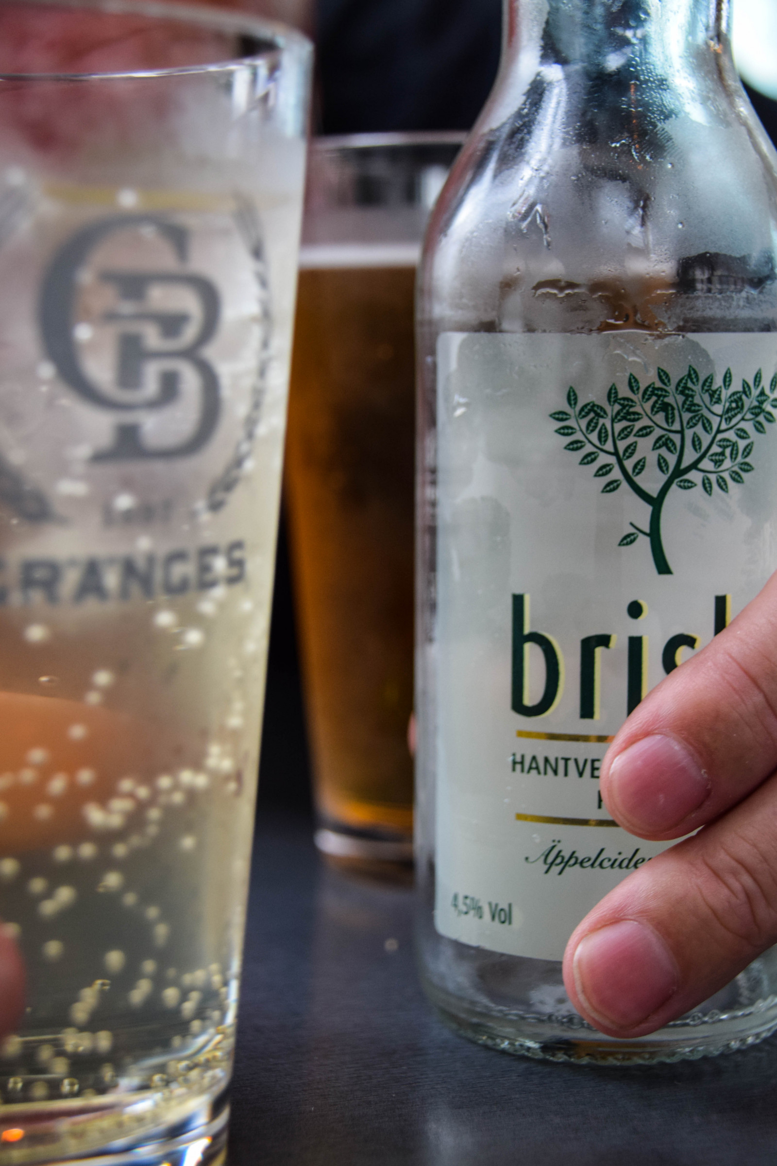 Wasser, Regen, Getränk, Bier, Sommer-, Schweden, Alkohol, Sverige, Flasche, Sk nel n, Se, Helsingborg, Apfelwein, Briska, Destilliertes Getränk, alkoholisches Getränk, Pint uns, Trinkgeschirr, Pintglas